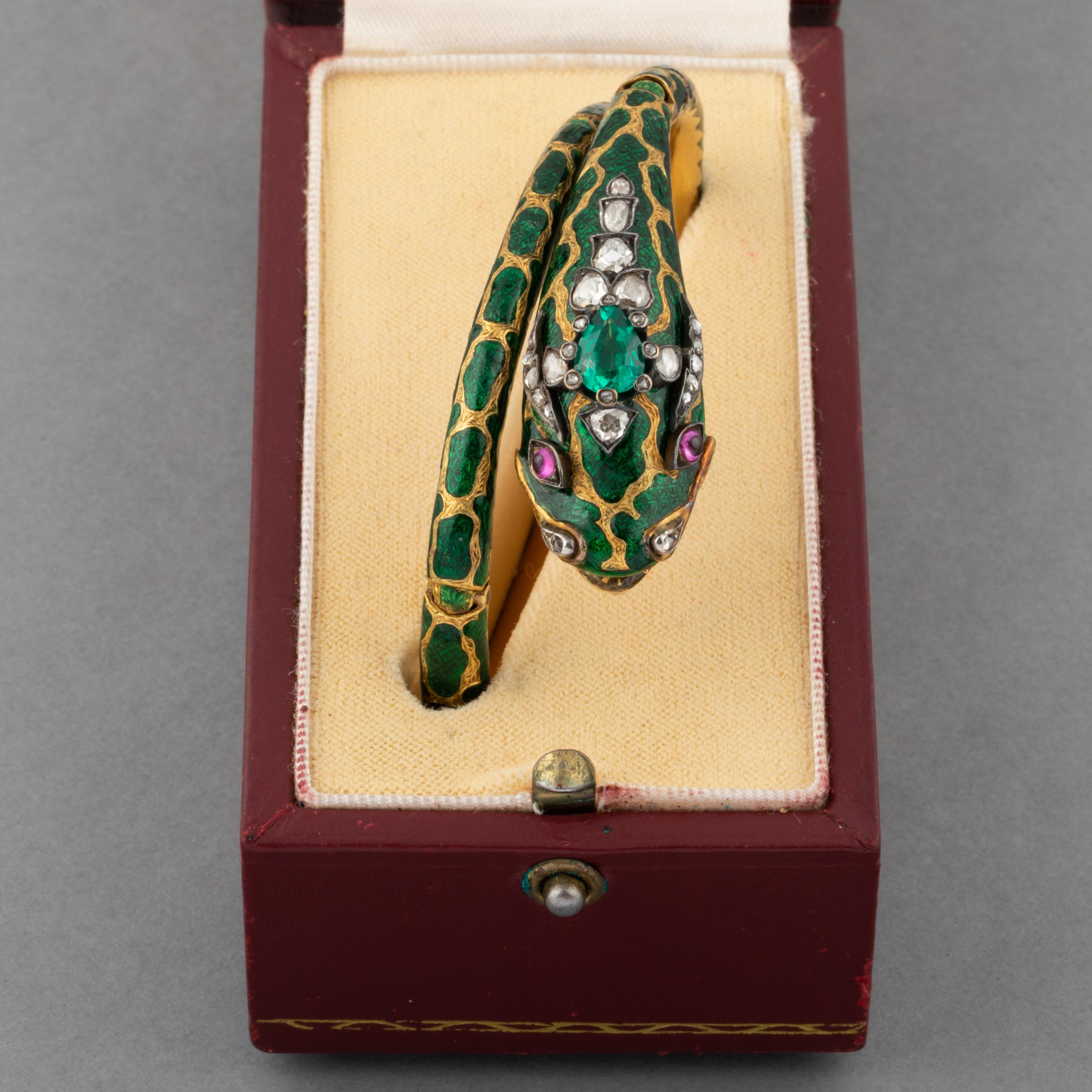 Napoleon III 19th Century Gold Enamel Diamonds and Enamel Bracelet For Sale