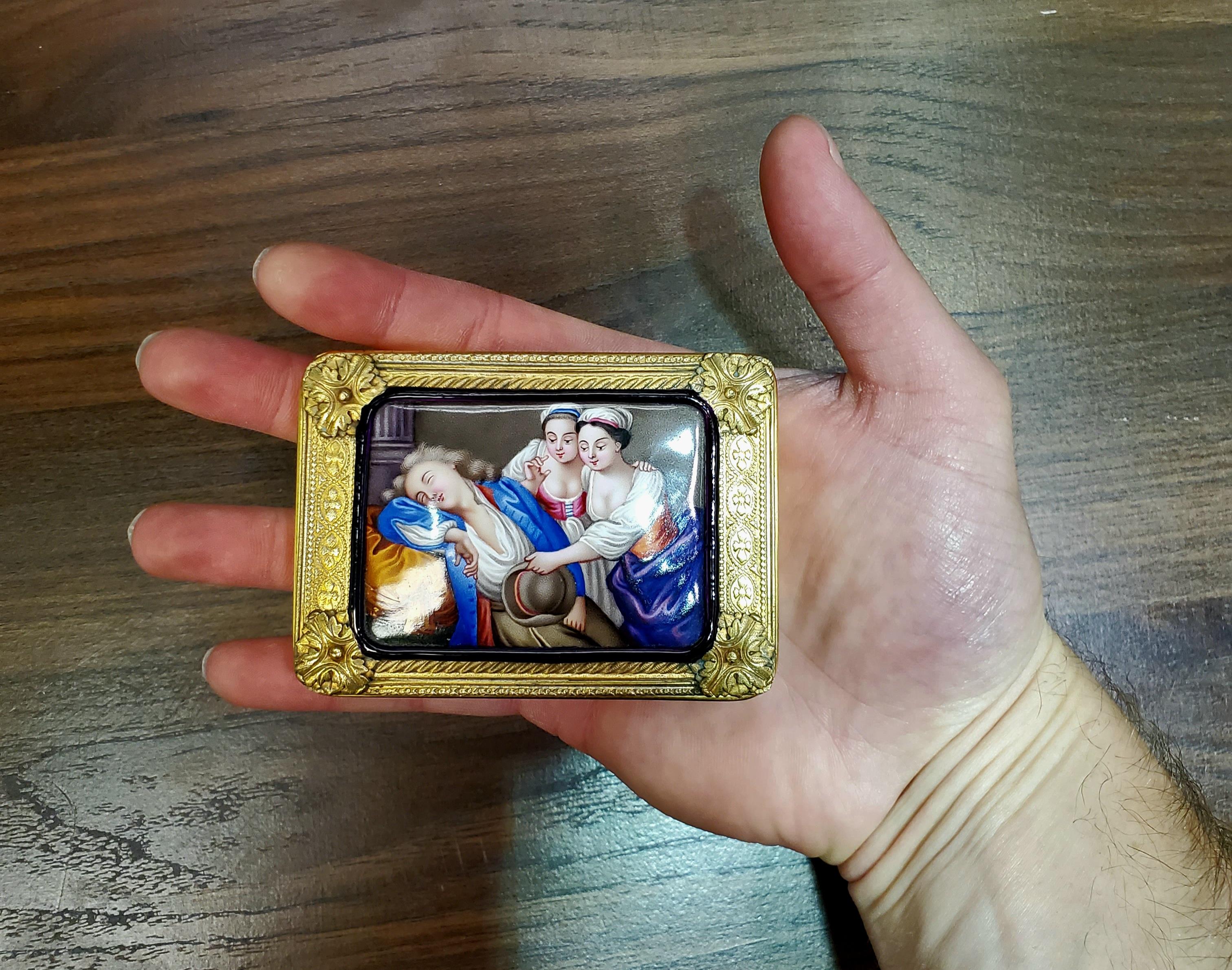 19th Century Gold & Enamel Snuff Box 6