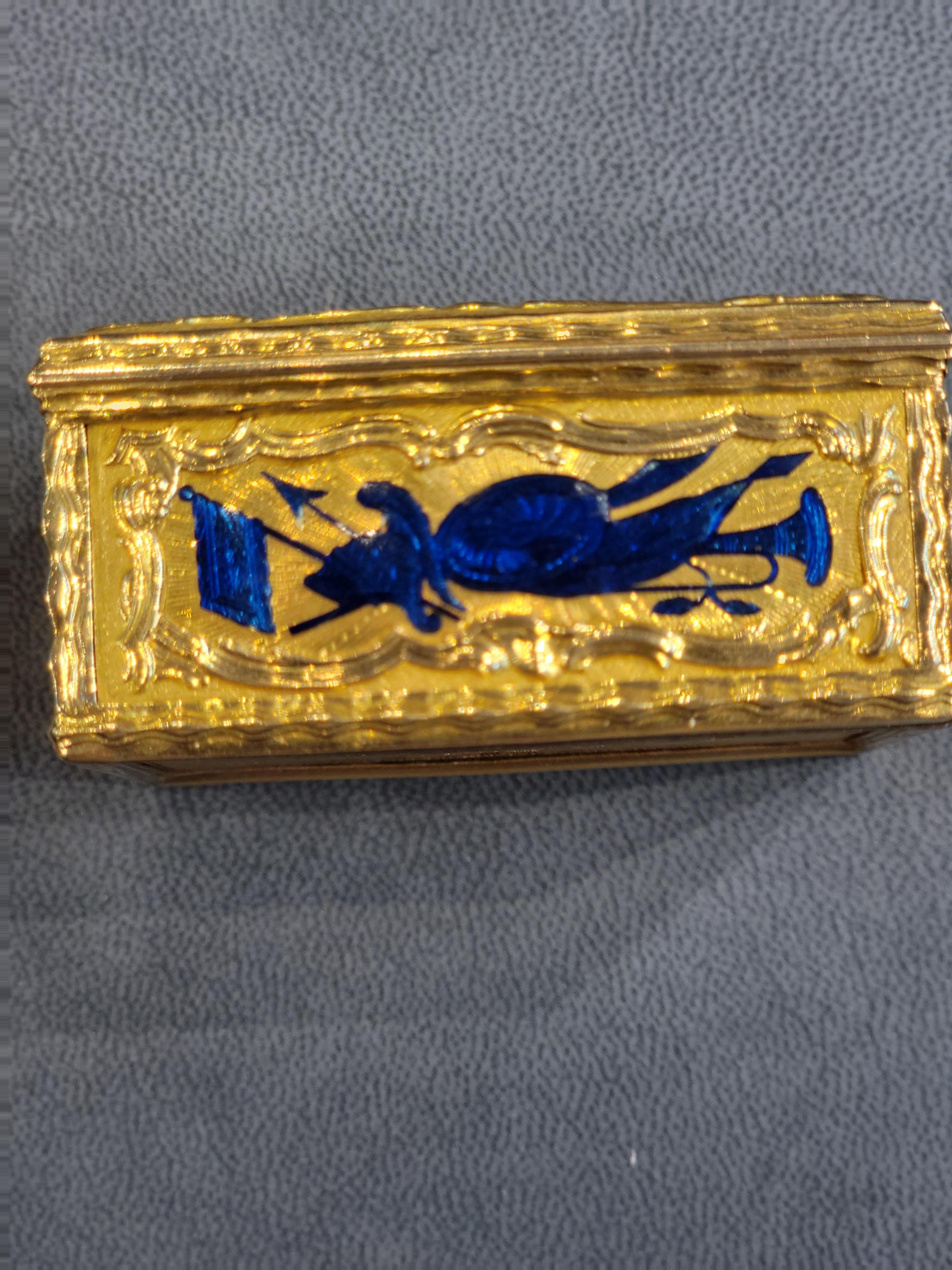 19th Century Gold & Enamel Snuff Box 4