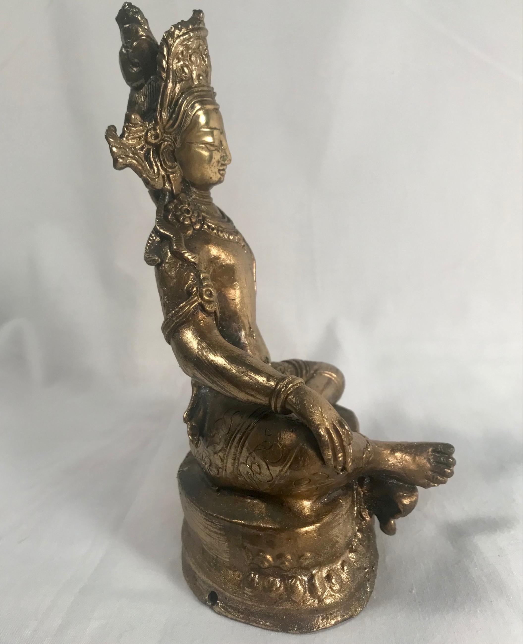 Qing Bouddha du 19ème siècle en bronze doré en vente