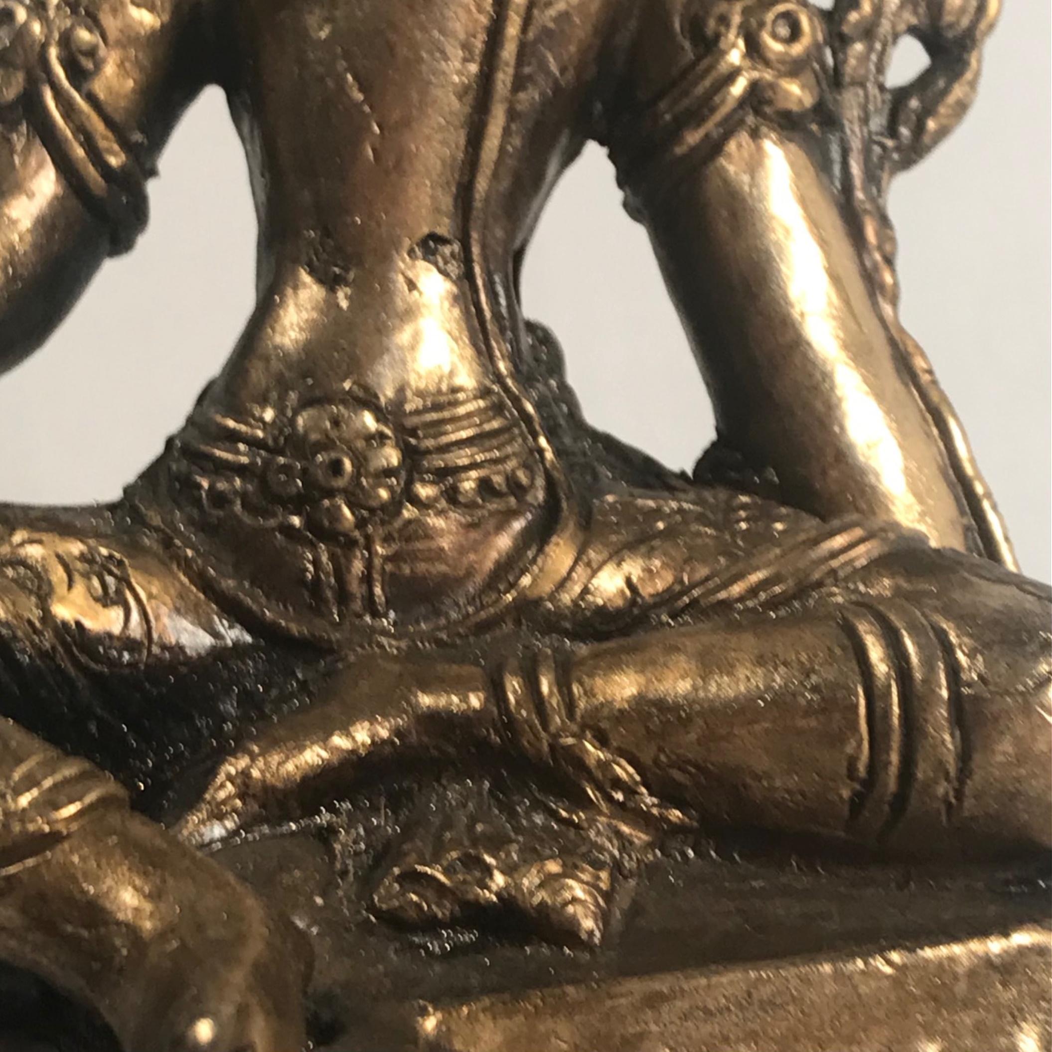 XIXe siècle Bouddha du 19ème siècle en bronze doré en vente