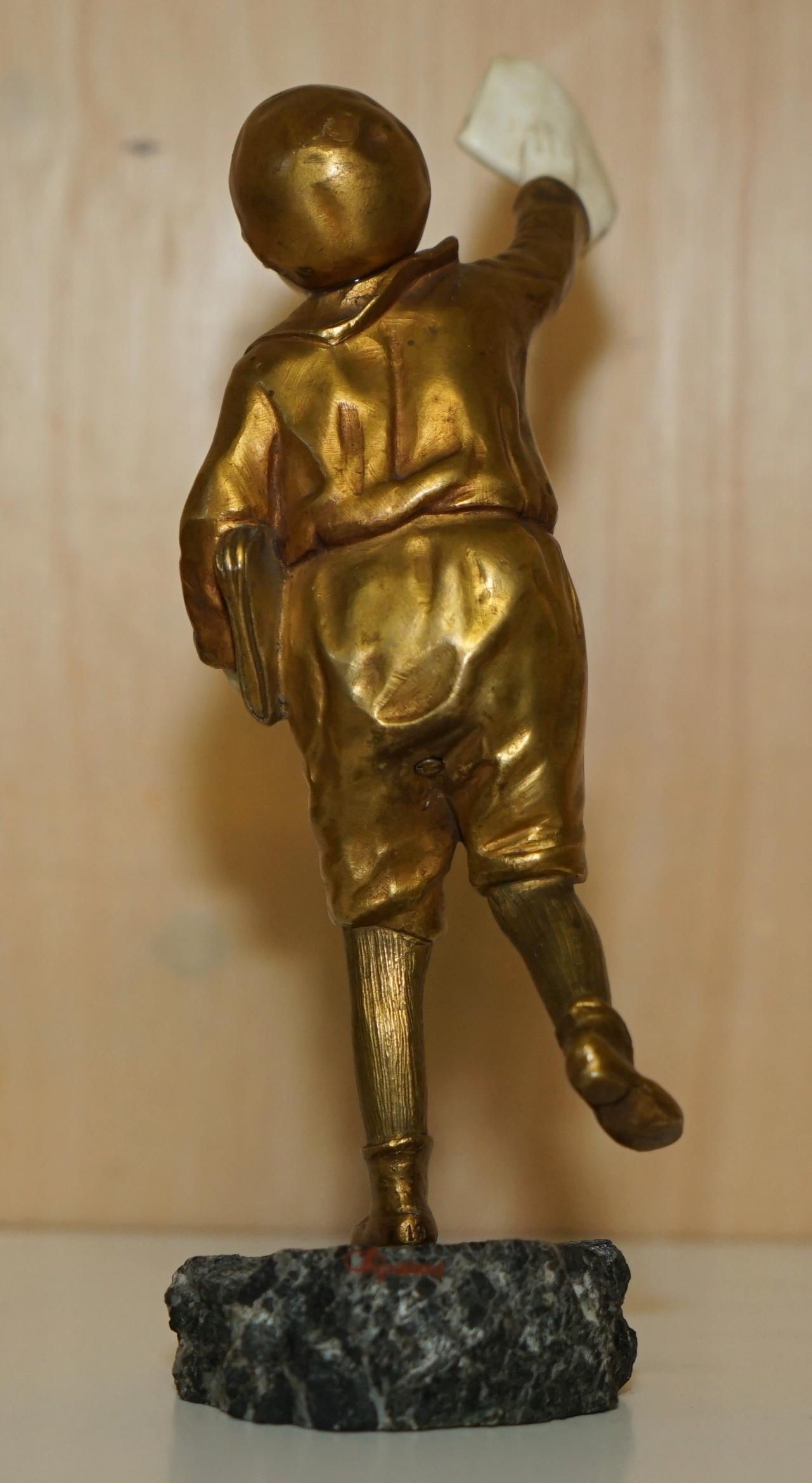 19TH CENTURY GOLD GILT BRONZE DEMETRE H CHIPARUS SiGNED NEWSPAPER BOY STATUE For Sale 3