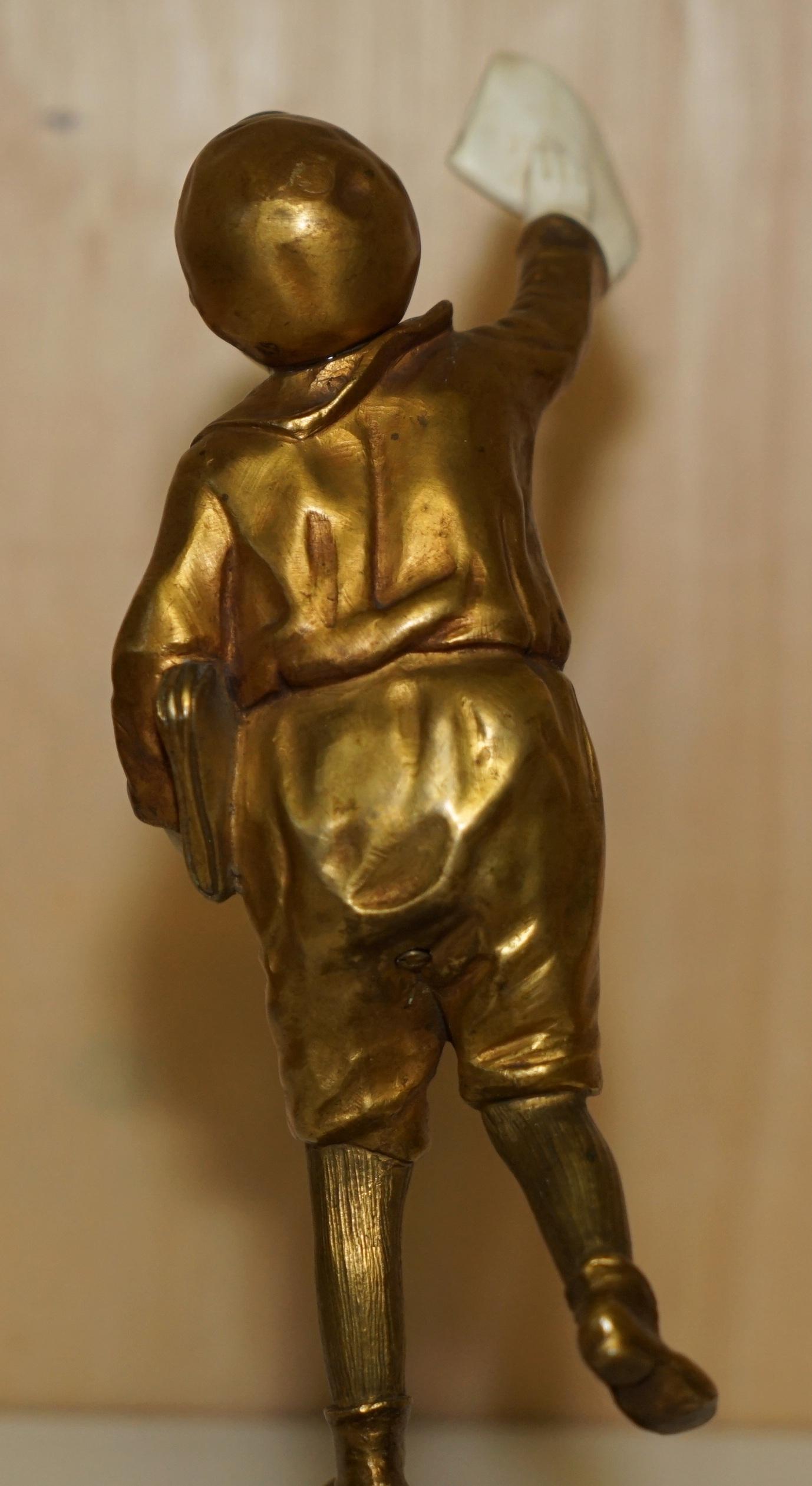 19TH CENTURY GOLD GILT BRONZE DEMETRE H CHIPARUS SiGNED NEWSPAPER BOY STATUE For Sale 4