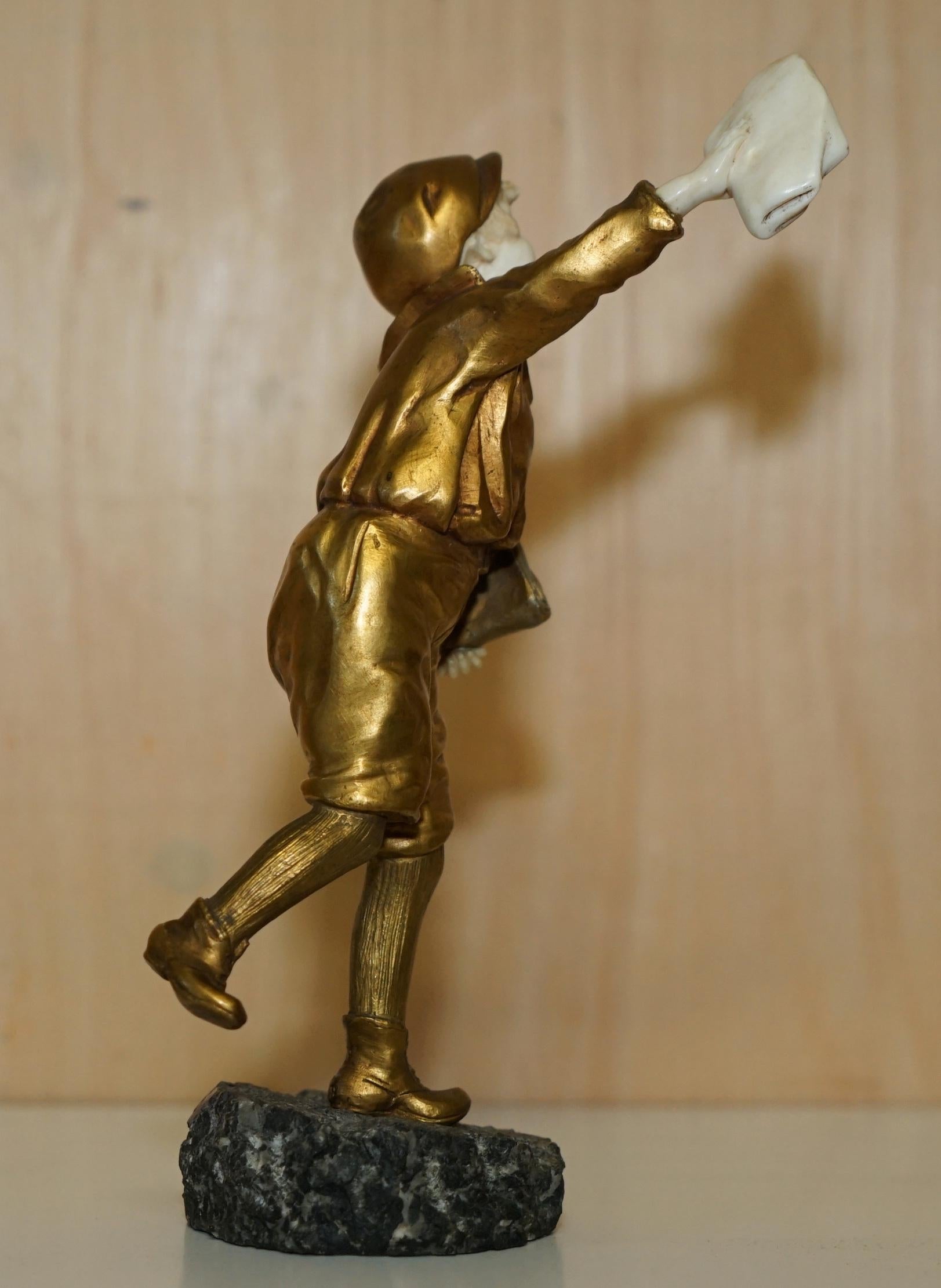 19TH CENTURY GOLD GILT BRONZE DEMETRE H CHIPARUS SiGNED NEWSPAPER BOY STATUE For Sale 7