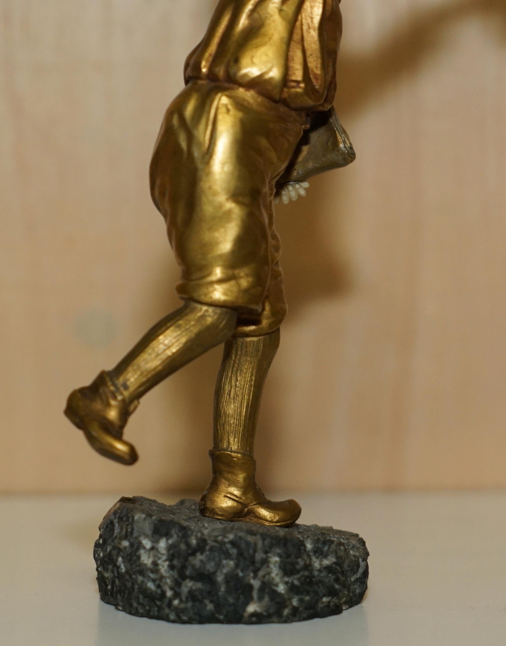 19TH CENTURY GOLD GILT BRONZE DEMETRE H CHIPARUS SiGNED NEWSPAPER BOY STATUE For Sale 9