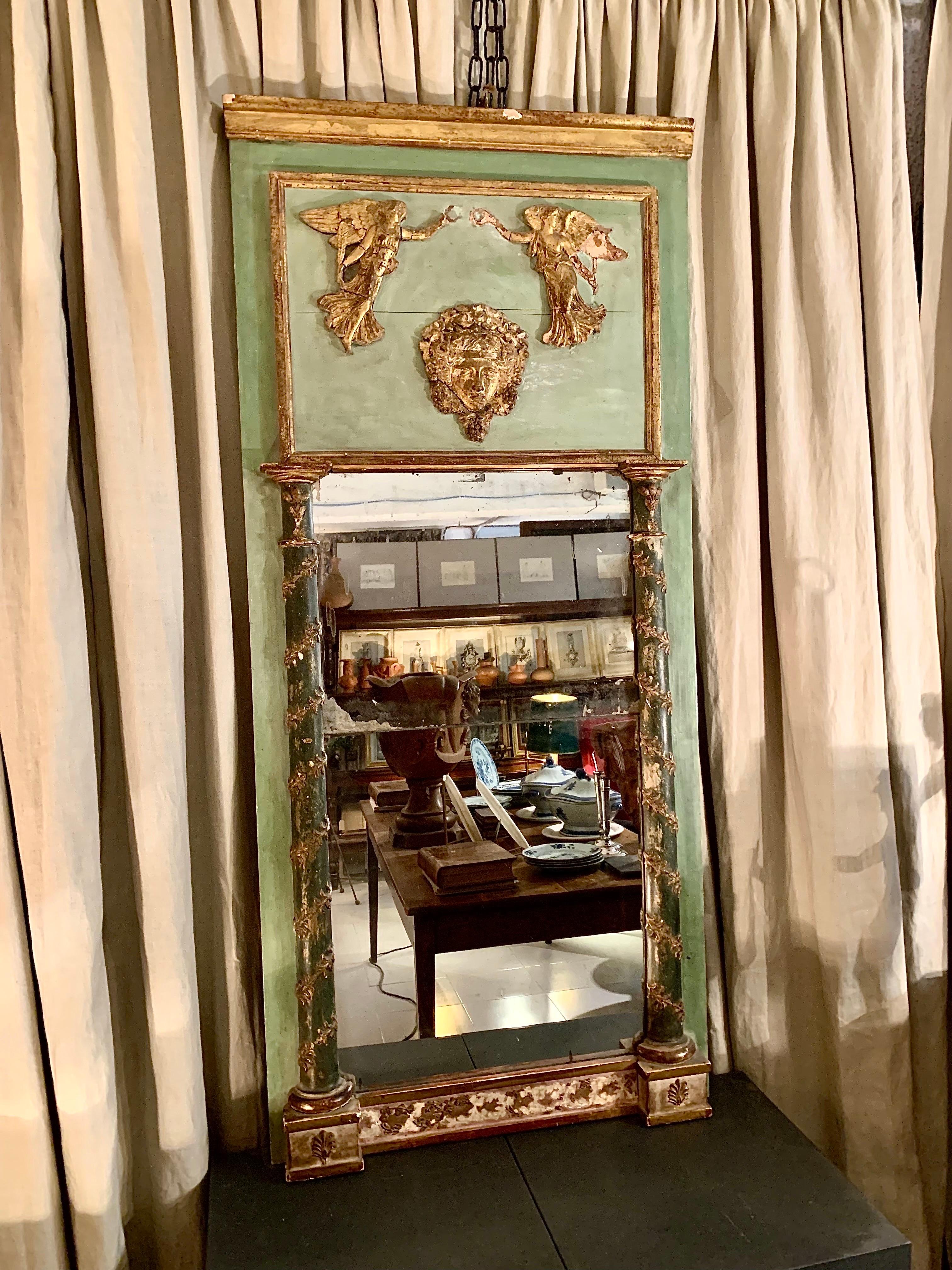 Français 19ème siècle peint en vert doré  Miroir Trumeau Empire doré en vente