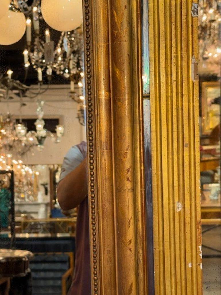 Francese Specchio Louis Philippe d'oro del XIX secolo con stemma in vendita