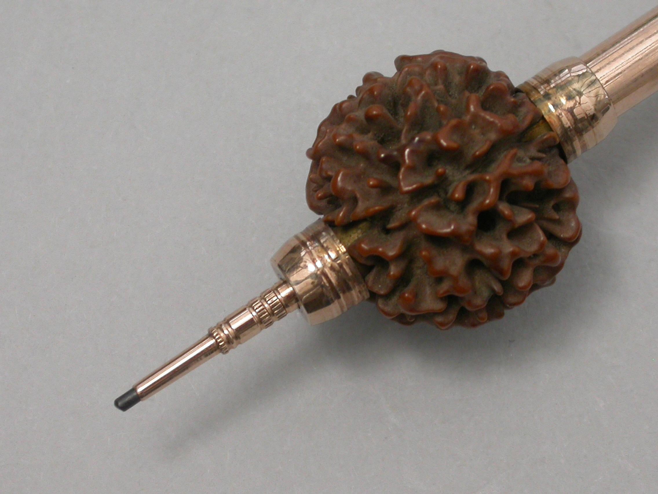 19th Century Gold Mounted Rudraksha Seed Pencil, Unmarked, circa 1880 In Good Condition For Sale In Sittingbourne, Kent