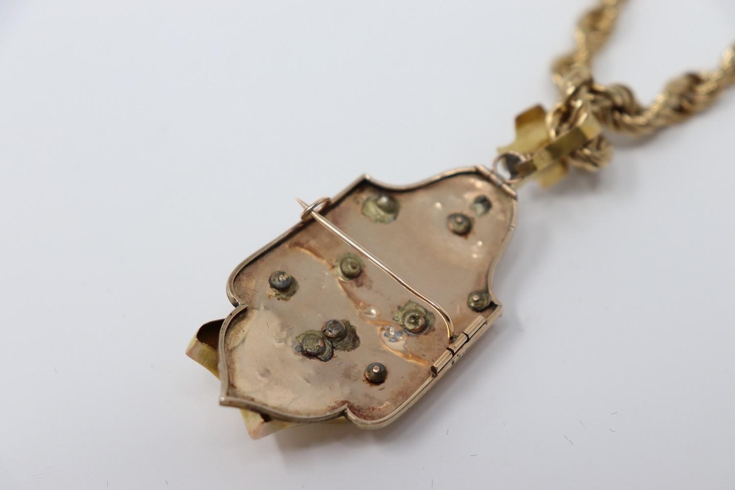 19th Century Gold Necklace with a Large Bourbon Pendant, 1880s 6