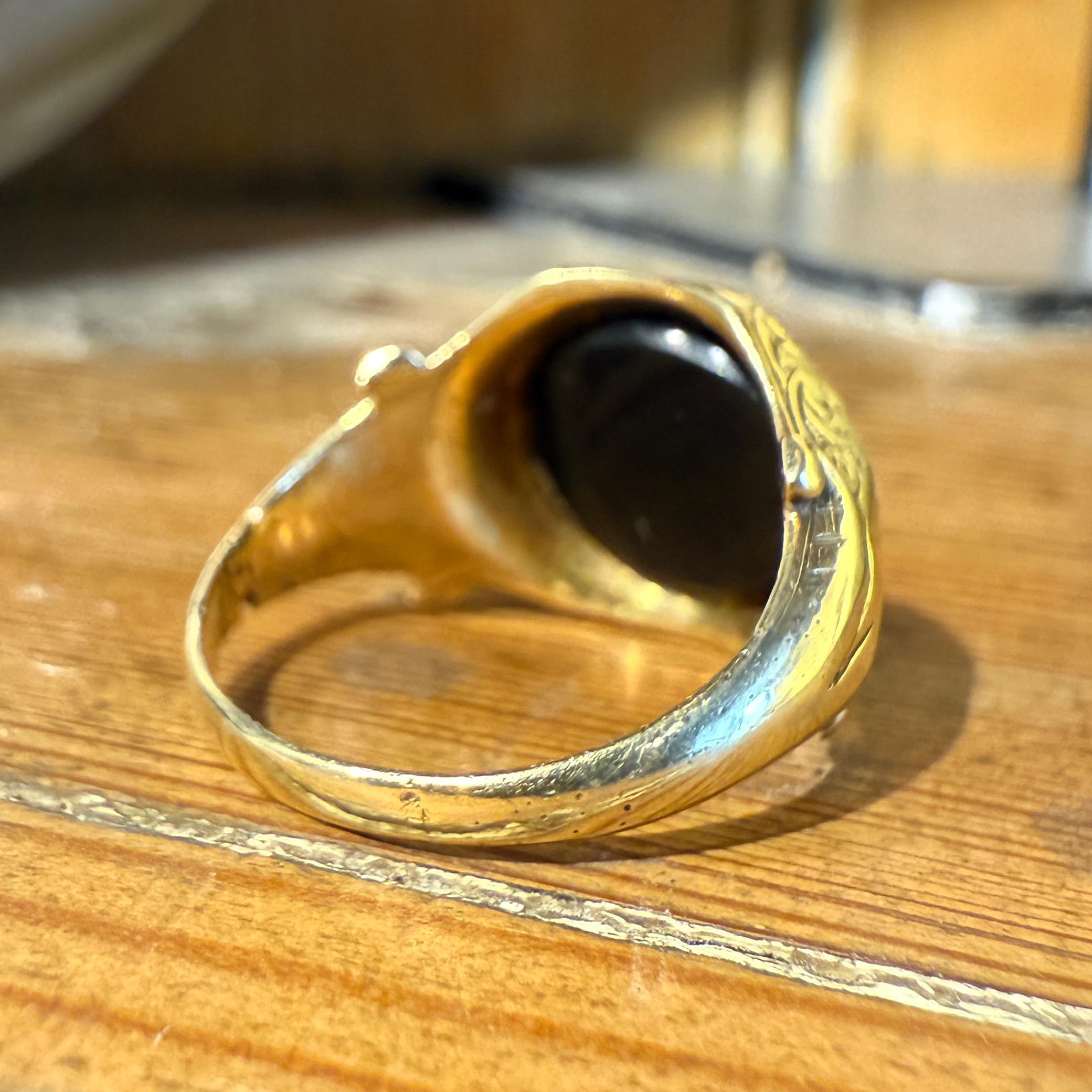 Anillo de oro del siglo XIX con una antigua calcografía romana Nicolo de un caballo. en venta 4