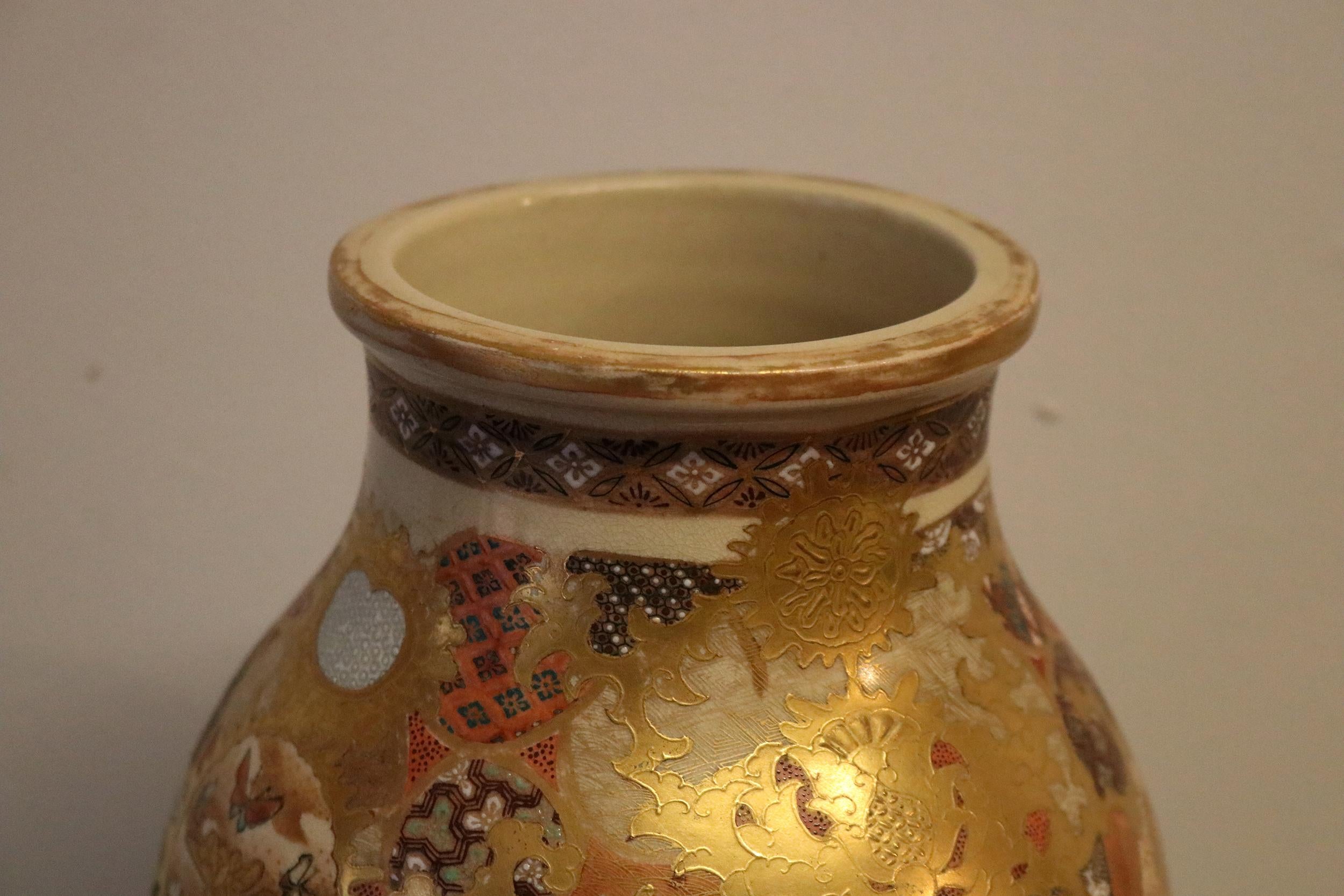 19th Century Gold Satsuma Vase In Good Condition In Glencarse, Perthshire