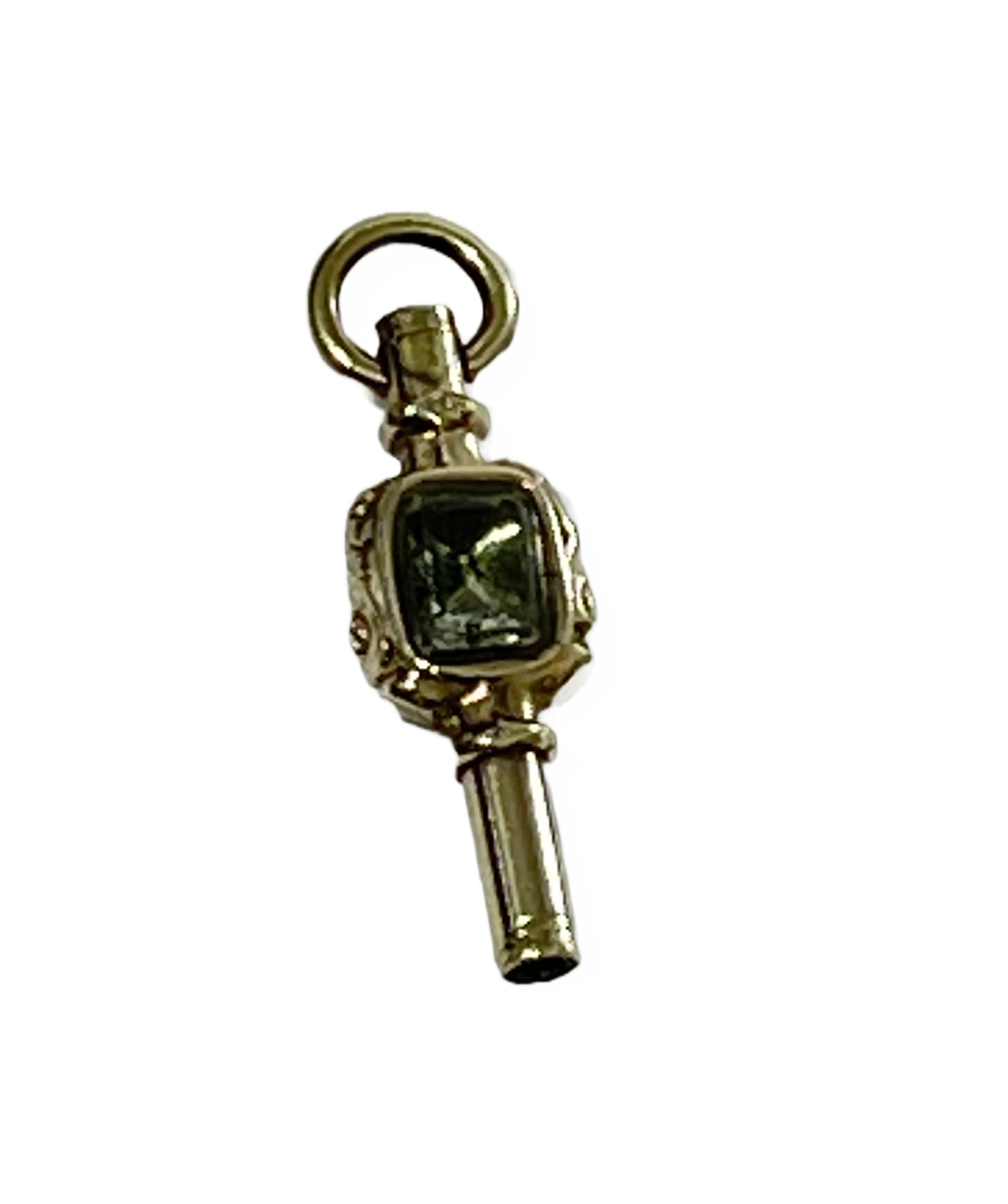 19th century gold Watch-Key with each side a different stone In Good Condition For Sale In Delft, NL