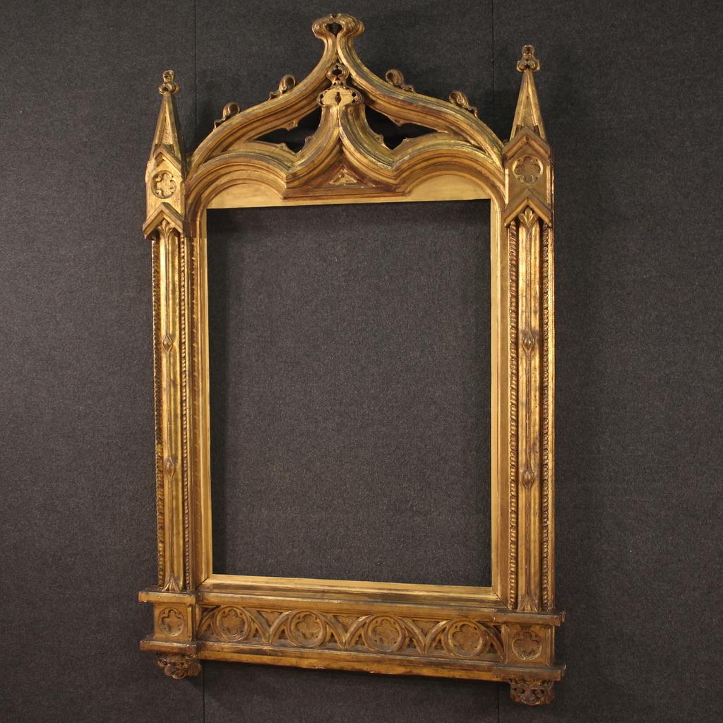 19th Century Gold Wood and Plaster Italian Antique Neo-Gothic Frame, 1870 10