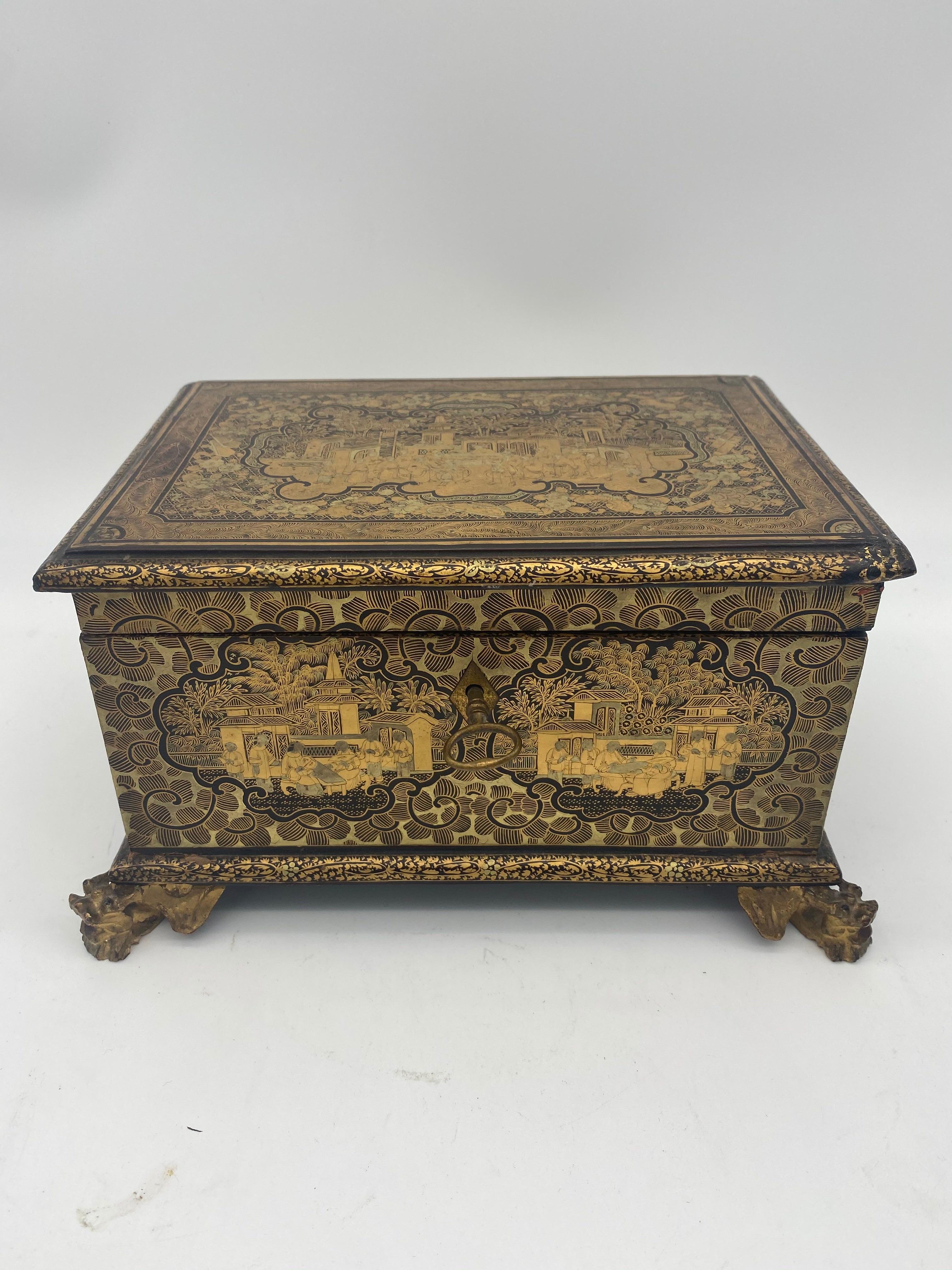 19th Century Golden Black Lacquer Chinese Jewelry Box with Dragon Feet In Good Condition For Sale In Brea, CA