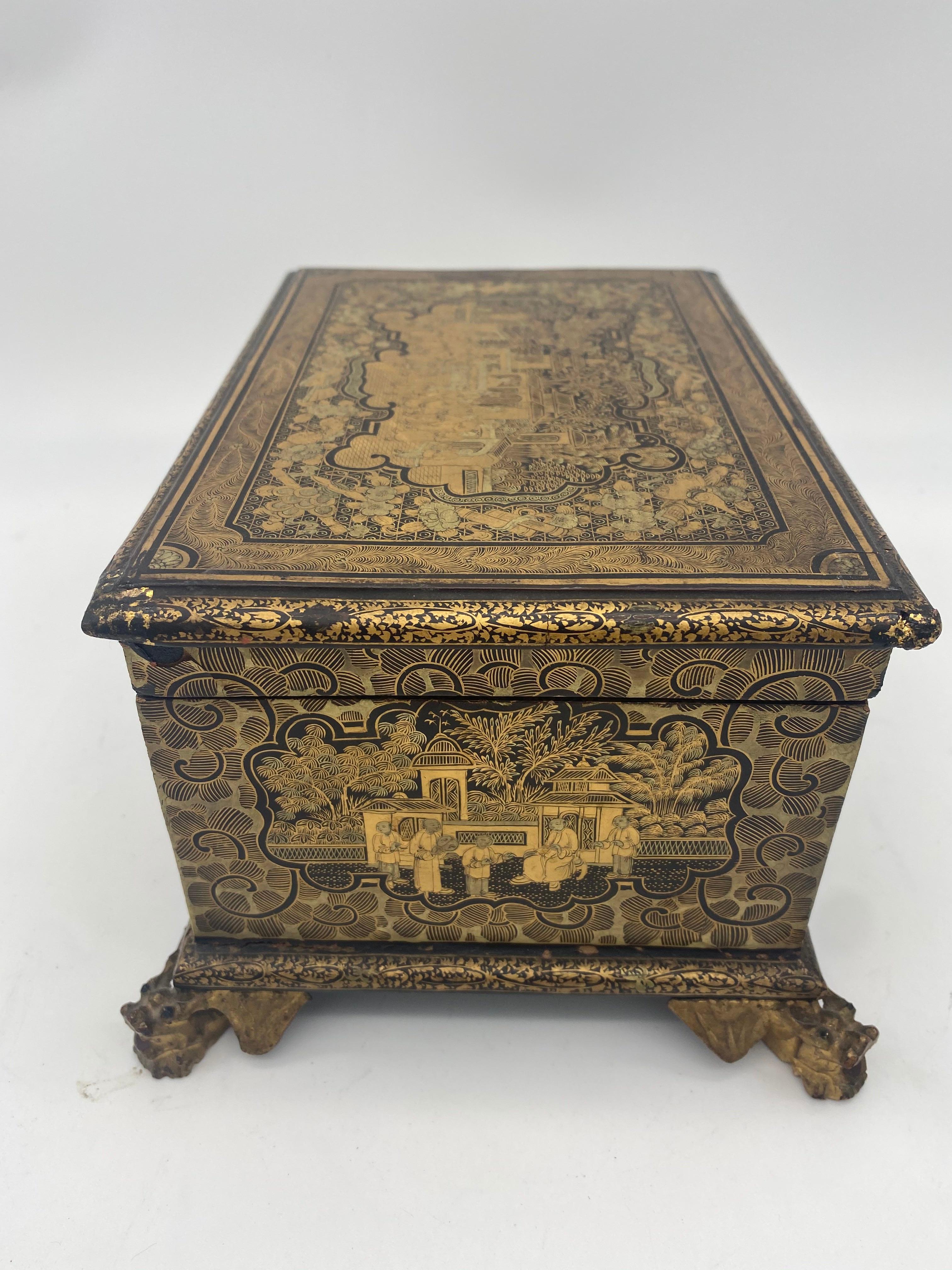 19th Century Golden Black Lacquer Chinese Jewelry Box with Dragon Feet For Sale 1