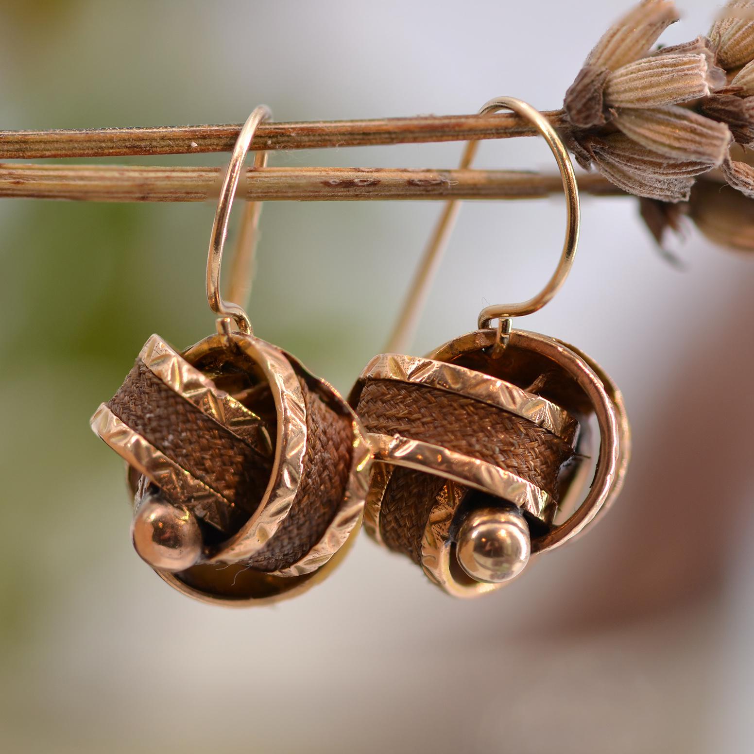 19. Jahrhundert Goldene Schleifen Haartropfen-Ohrringe im Angebot 4