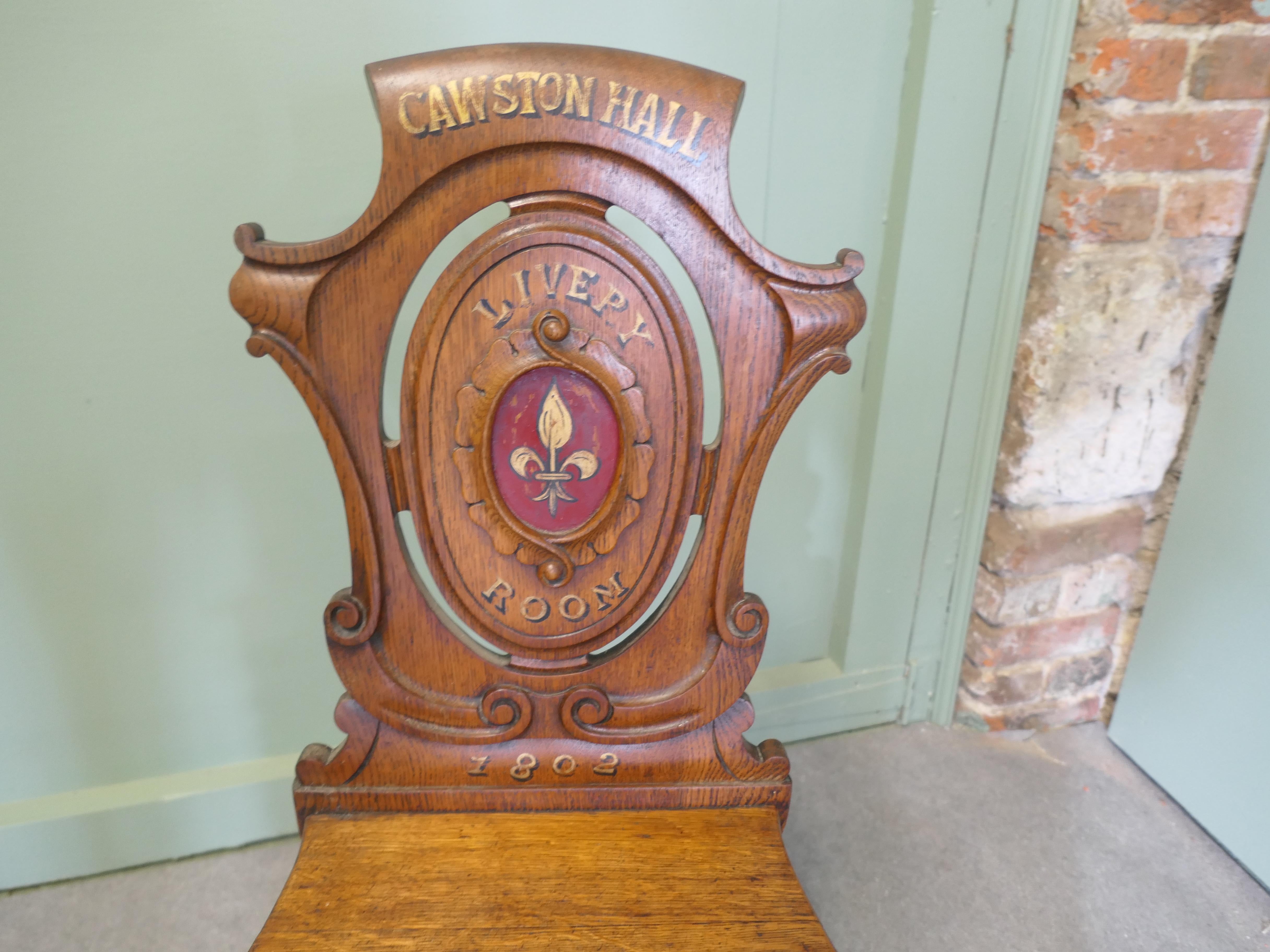 Victorien Chaise de Hall en Oak Oak du 19ème siècle Cette chaise de Hall est magnifique. en vente