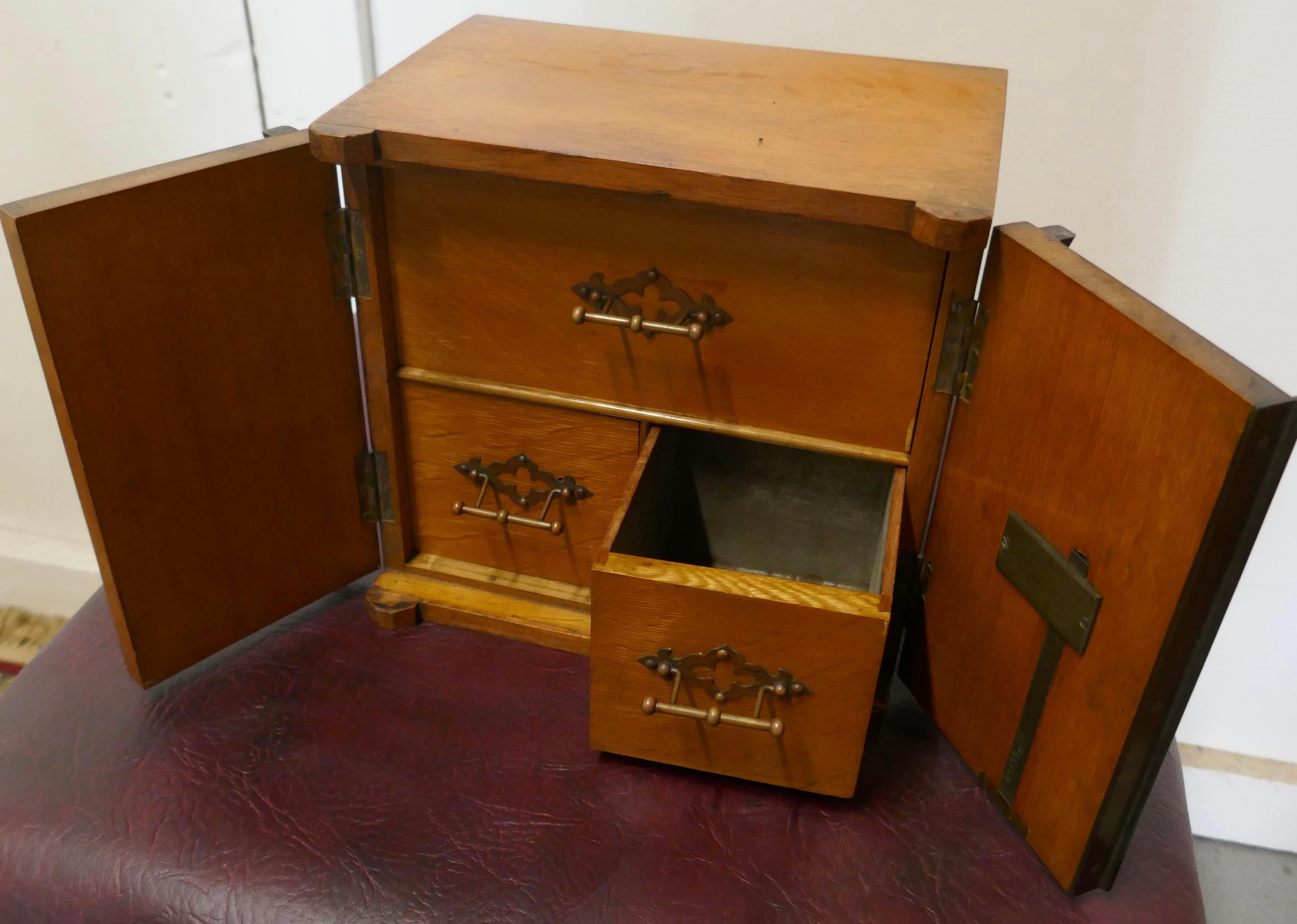 19th Century Golden Oak Humidor   For Sale 2
