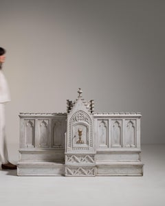 Autel gothique du XIXe siècle en bois brun chaud, de style français, d'époque