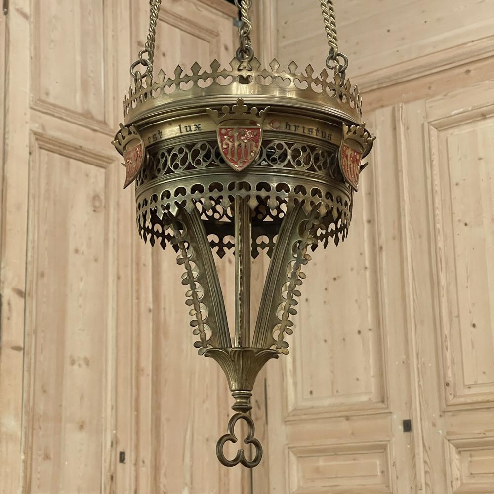Néo-gothique Brûleur d'encens gothique en bronze du 19ème siècle ~ Lustre en vente