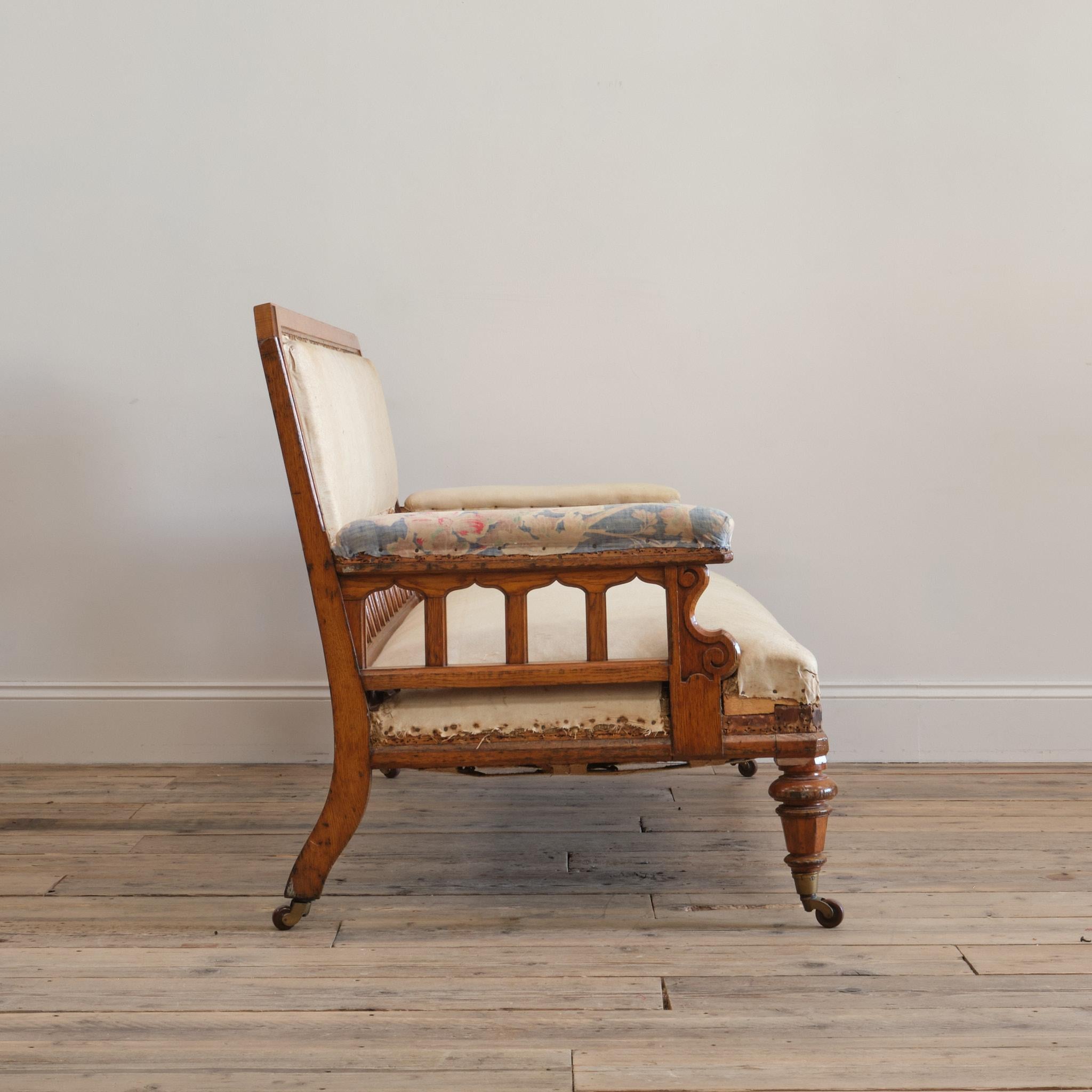 19th Century Gothic Oak sofa In Fair Condition For Sale In Batley, GB