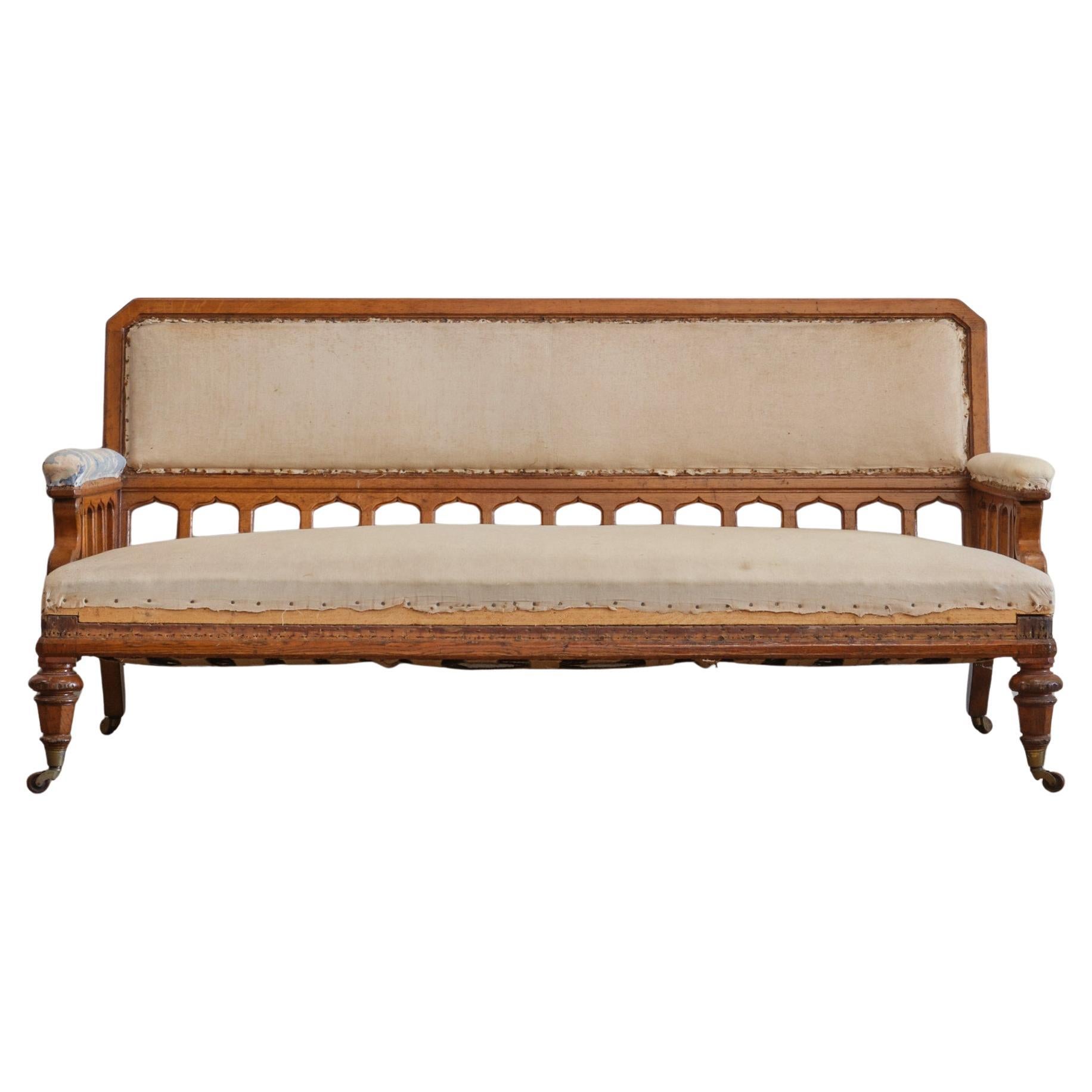 19th Century Gothic Oak sofa For Sale