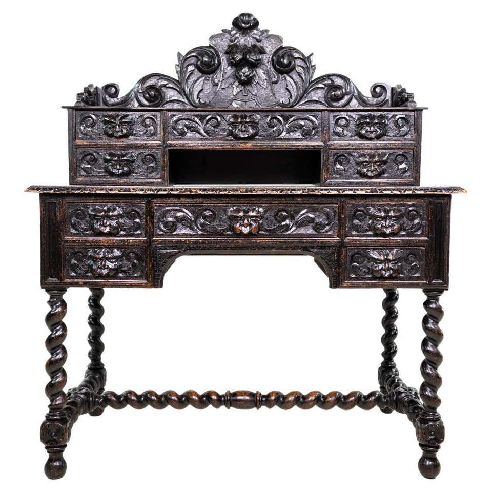 19th Century Gothic Revival Green Man Carved Oak Desk For Sale at 1stDibs