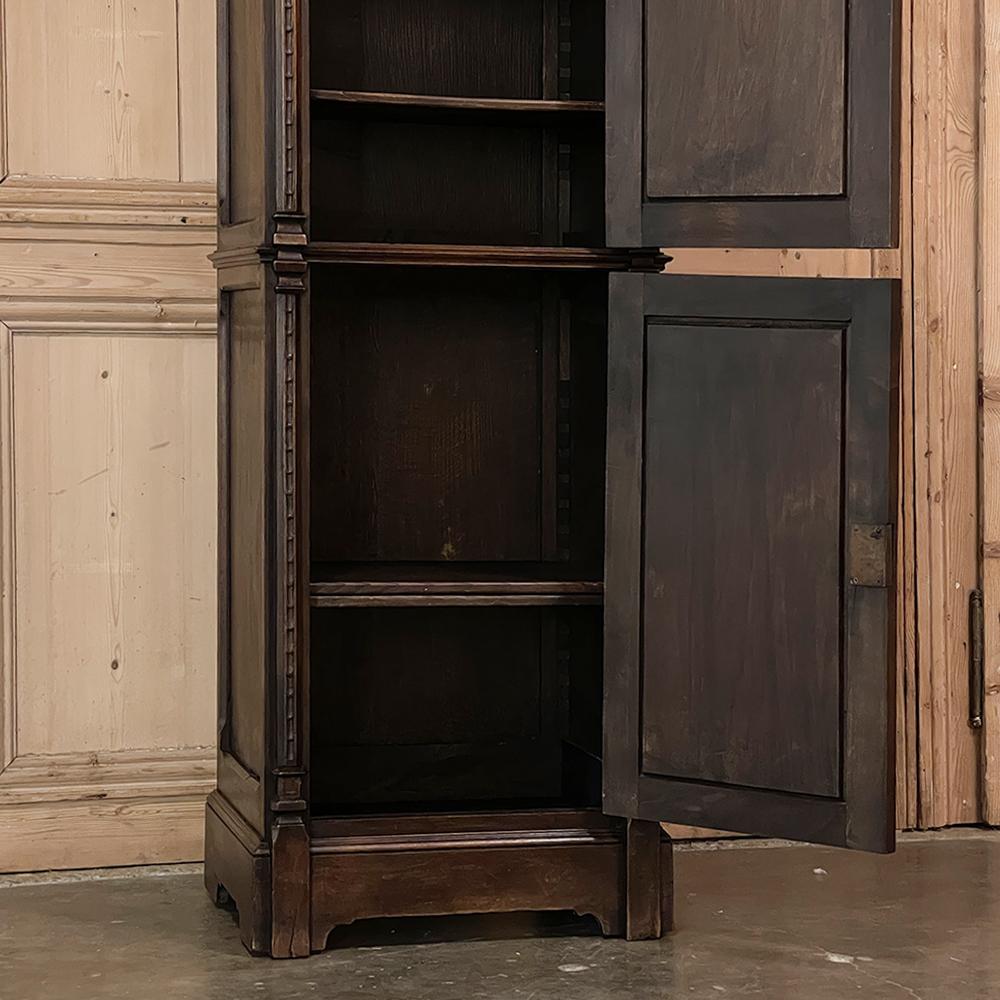 19th Century Gothic Revival Homme Debout, Cabinet 2