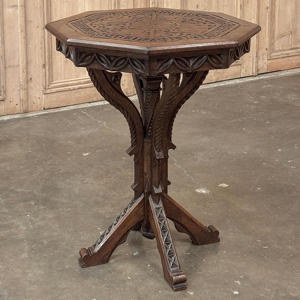Néo-gothique Table d'appoint octogonale néo-gothique du 19e siècle en vente
