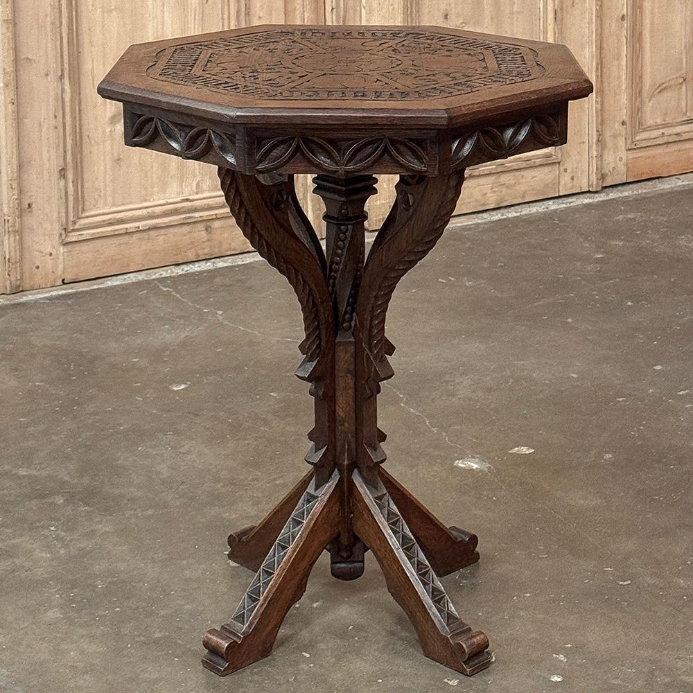 Néerlandais Table d'appoint octogonale néo-gothique du 19e siècle en vente
