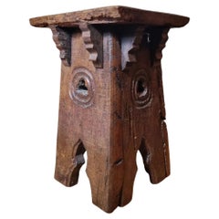Sgabello / Tavolino gotico del XIX secolo