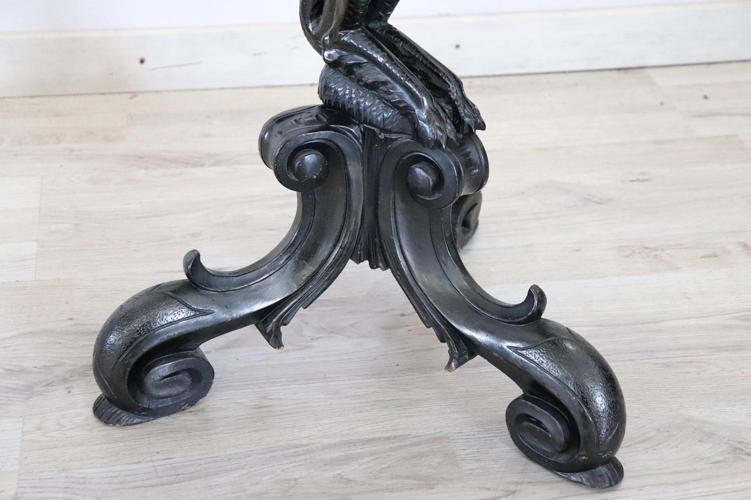 19th Century Gothic Syle Carved Walnut Gueridon Table or Pedestal Table In Good Condition In Casale Monferrato, IT