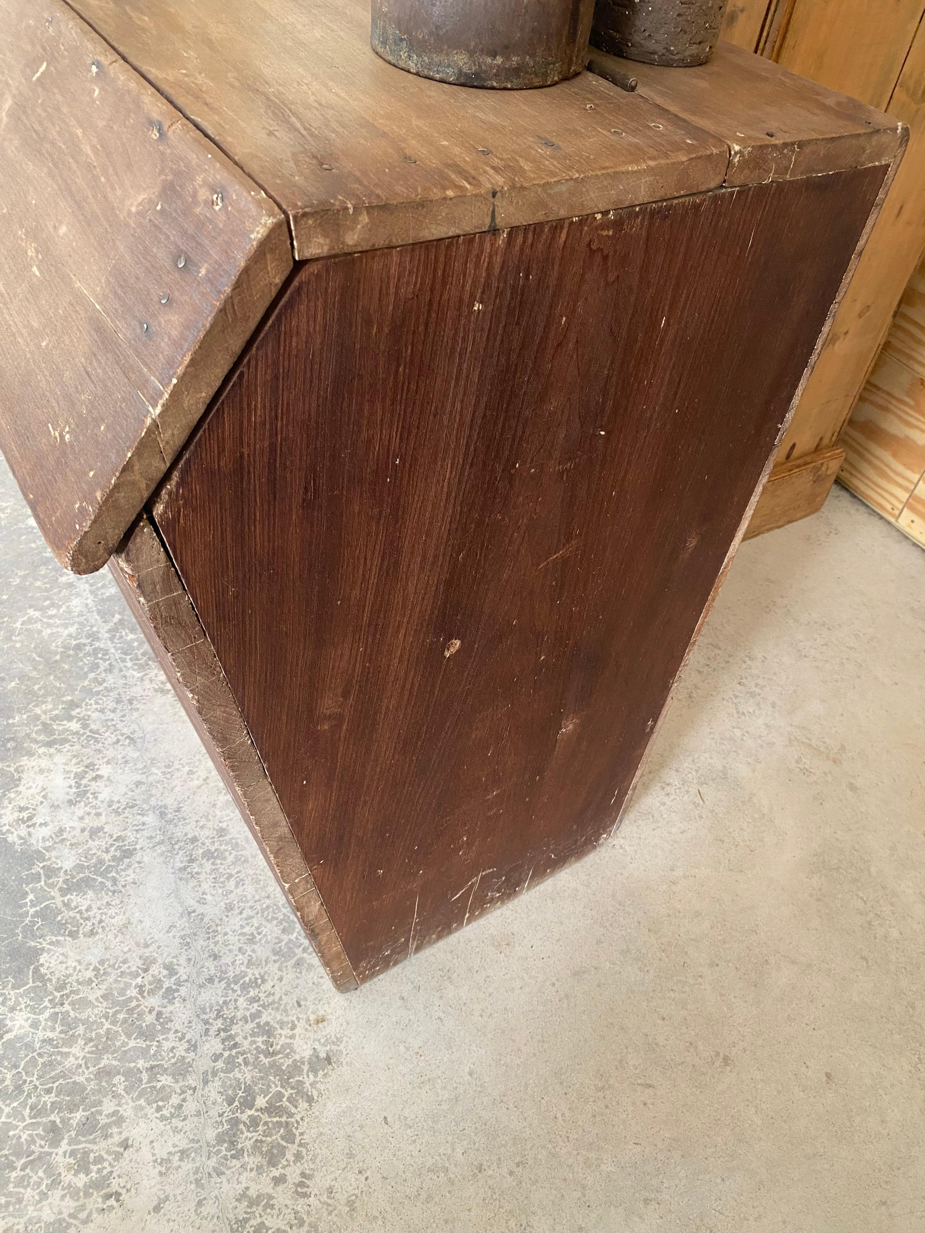 19. Jahrhundert Grain Bin Konsolentisch im Angebot 6
