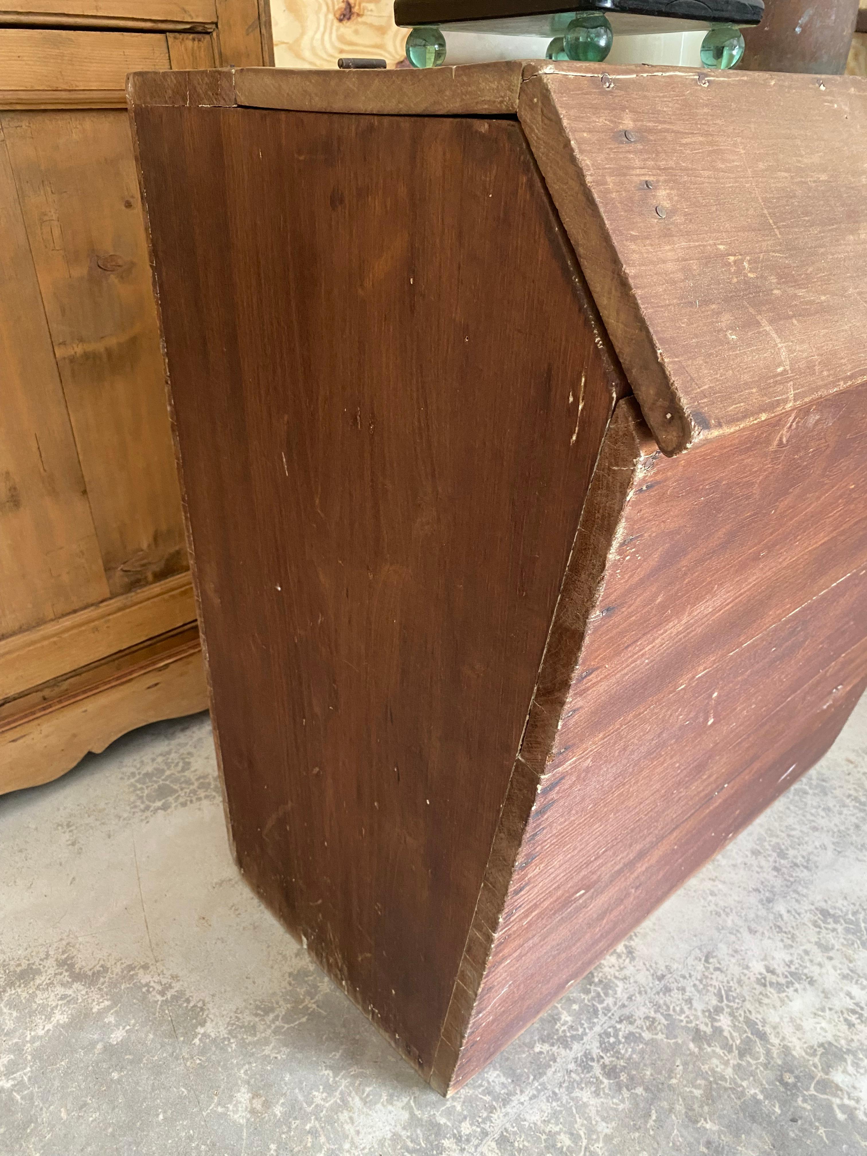 19. Jahrhundert Grain Bin Konsolentisch im Angebot 7
