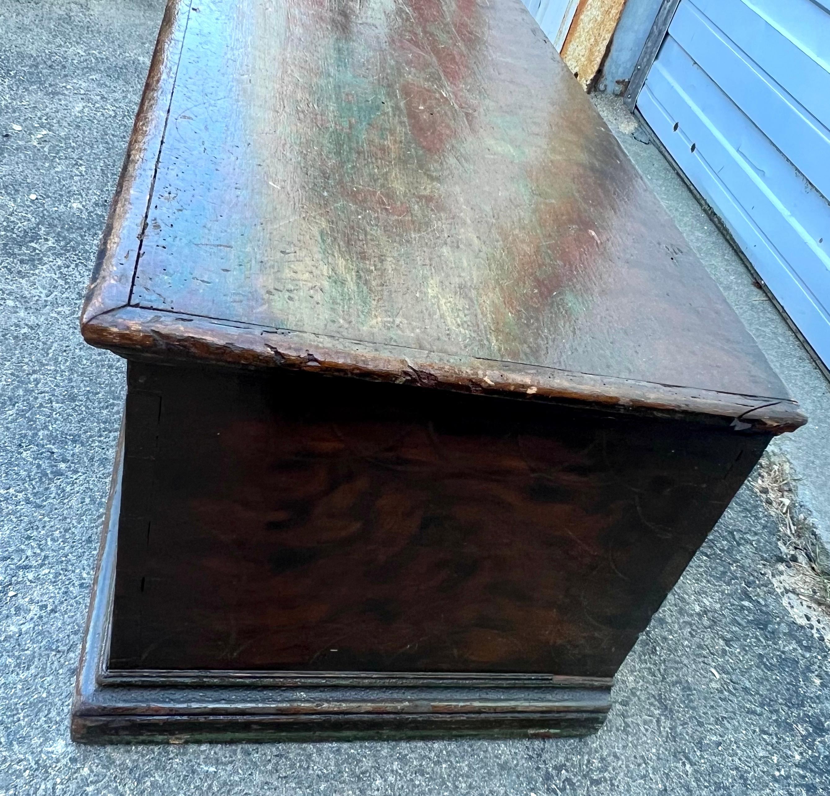 North American 19th Century Grain Painted Blanket Chest For Sale