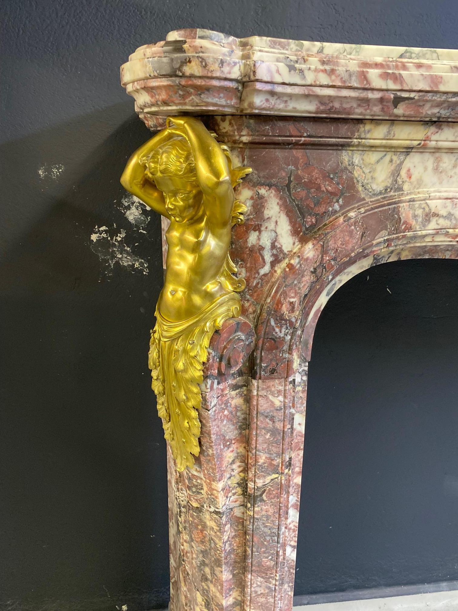 19th Century  Grand French Chateau Chimneypiece in Fleur de Peche Marble For Sale 1