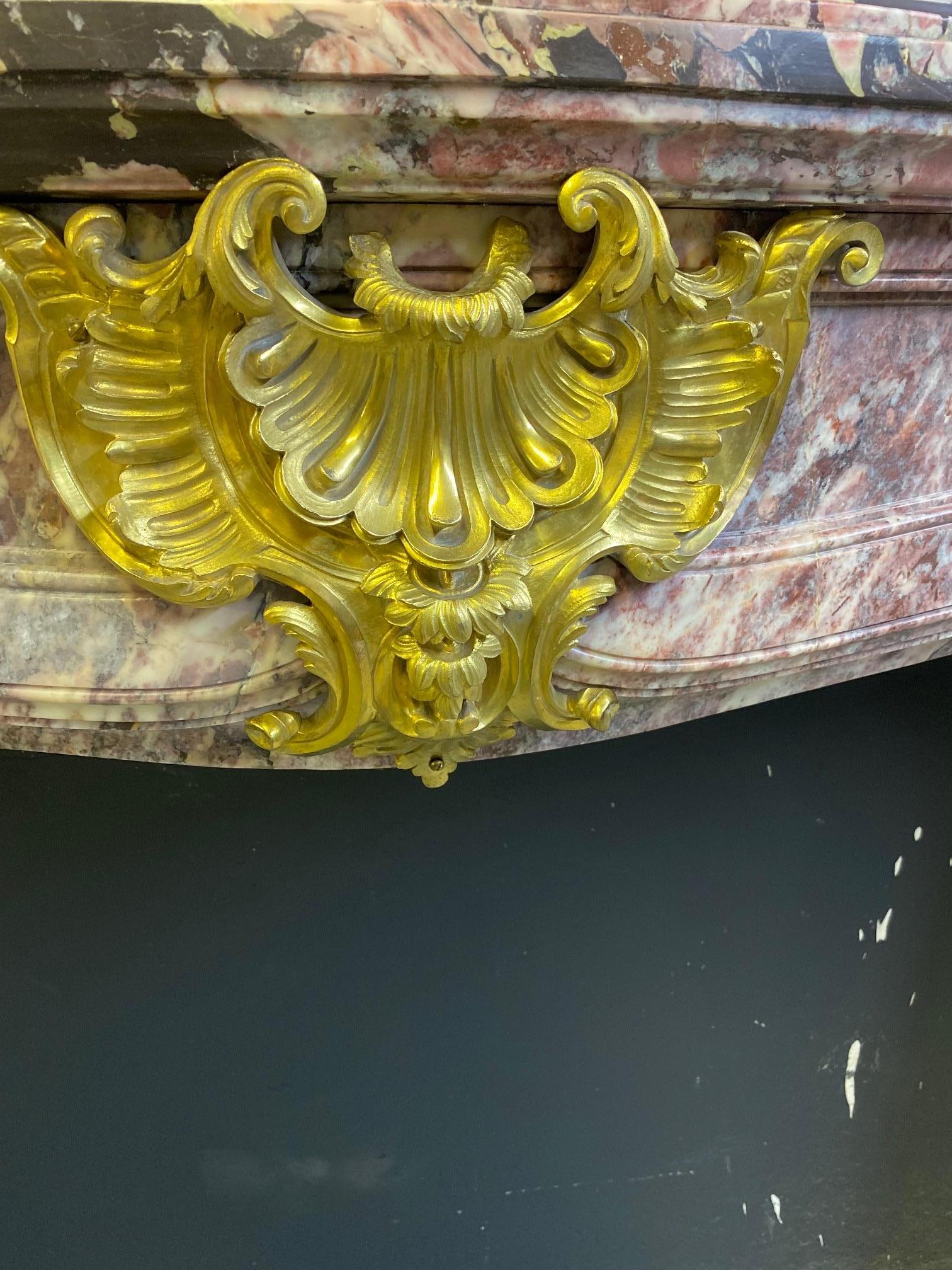 19th Century  Grand French Chateau Chimneypiece in Fleur de Peche Marble For Sale 3