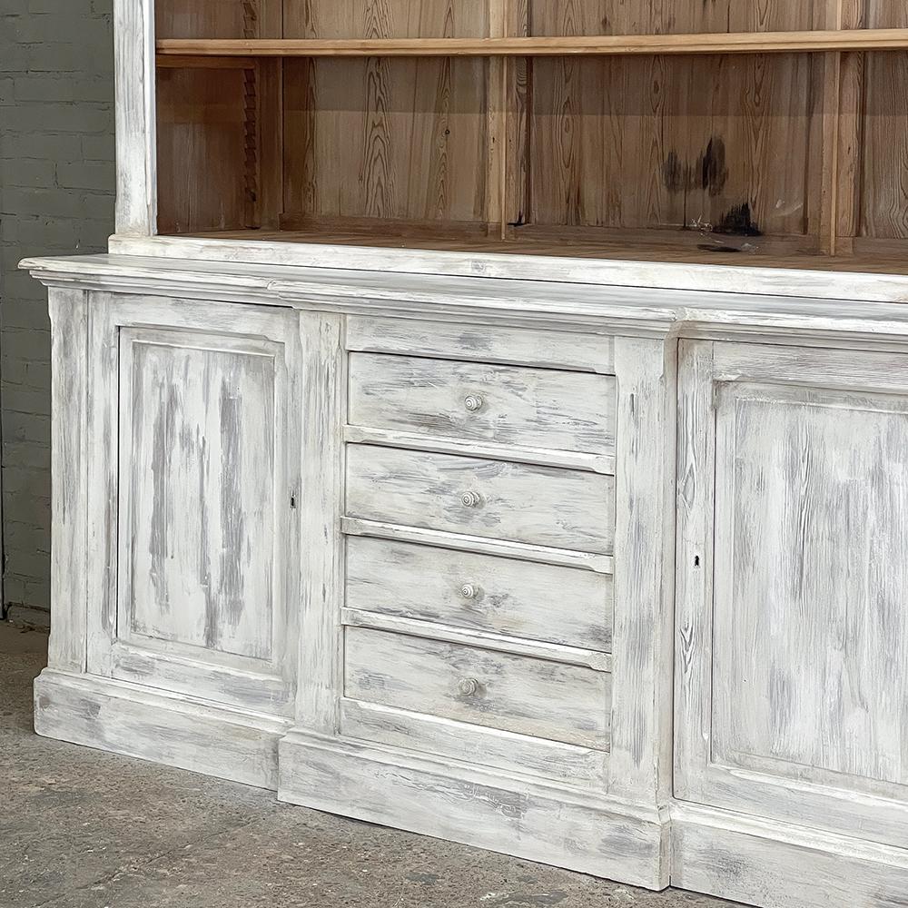 19th Century Grand French Neoclassical Bookcase in Whitewashed Pine For Sale 12