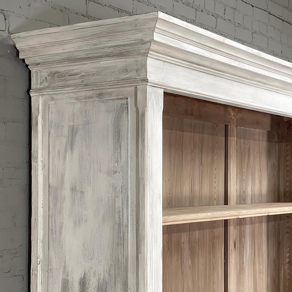 19th Century Grand French Neoclassical Bookcase in Whitewashed Pine For Sale 15