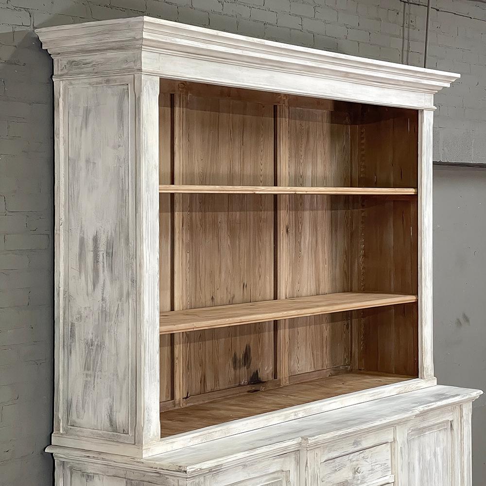 19th Century Grand French Neoclassical Bookcase in Whitewashed Pine For Sale 16