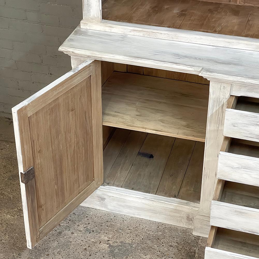 Fine XIX secolo Libreria neoclassica francese del XIX secolo in pino imbiancato in vendita