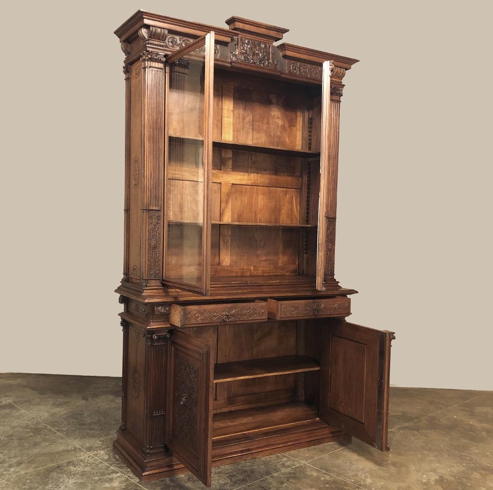 19th Century Grand French Renaissance Walnut Bookcase In Good Condition For Sale In Dallas, TX