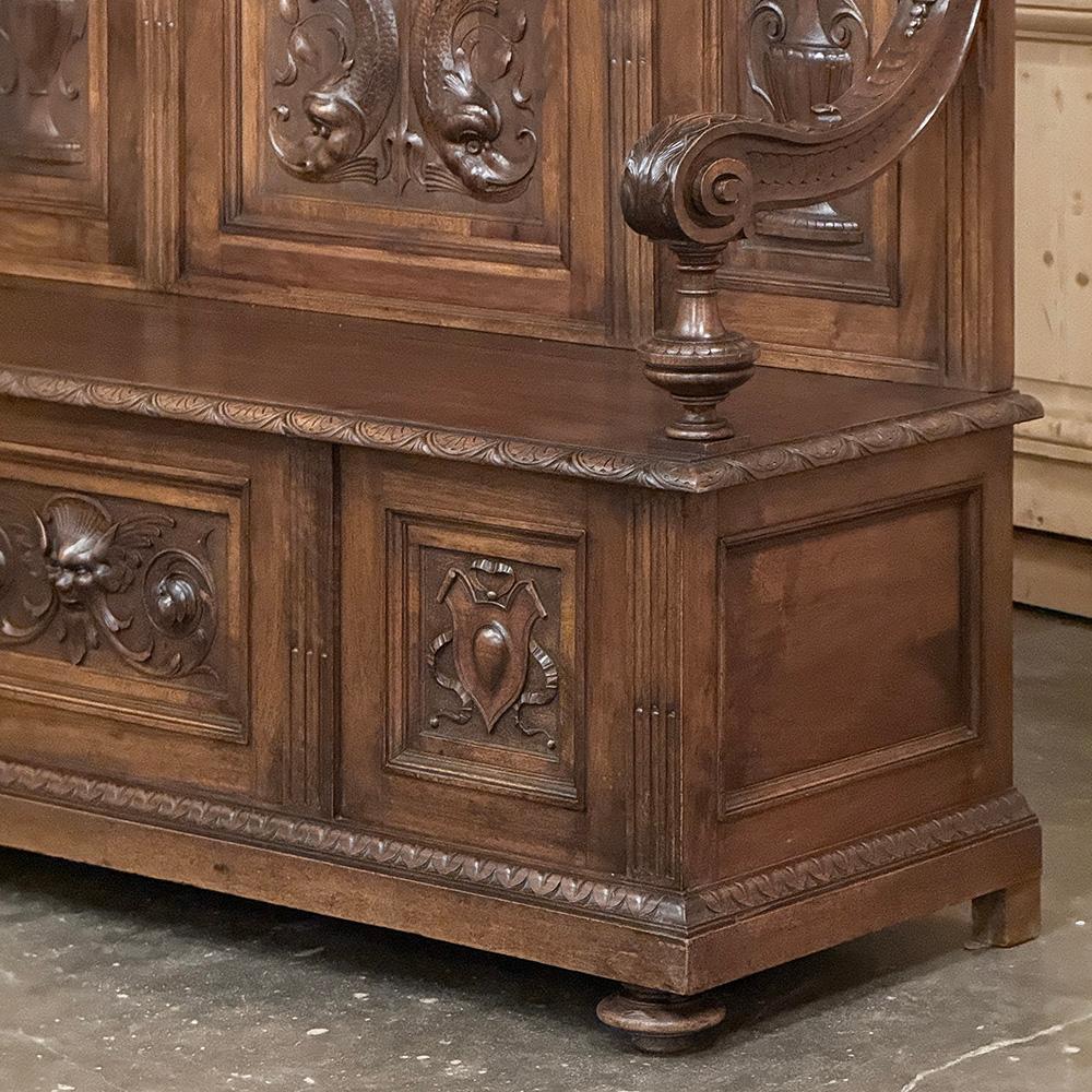 Gran banco de recibidor italiano del siglo XIX tallado a mano en venta 4