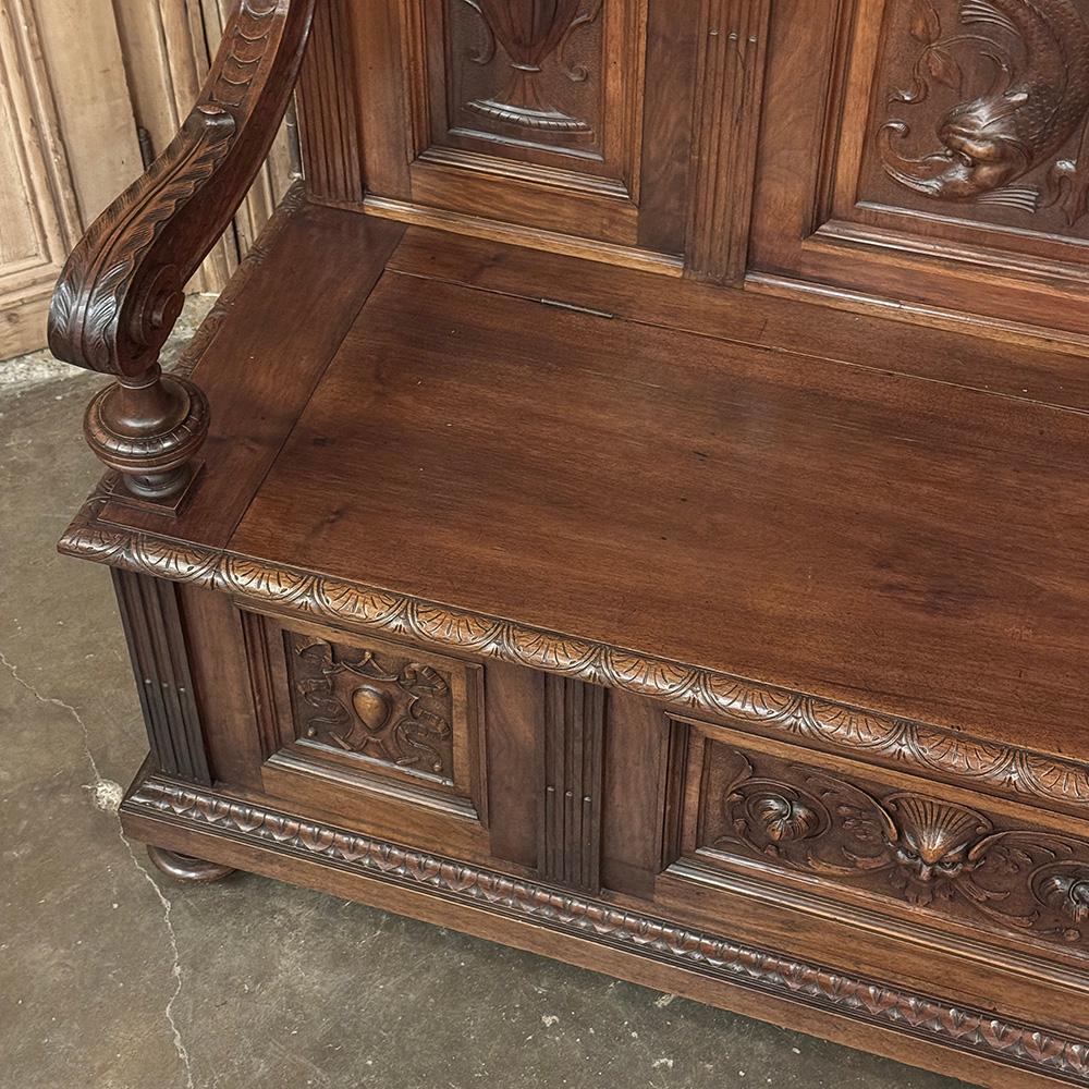 Gran banco de recibidor italiano del siglo XIX tallado a mano en venta 9
