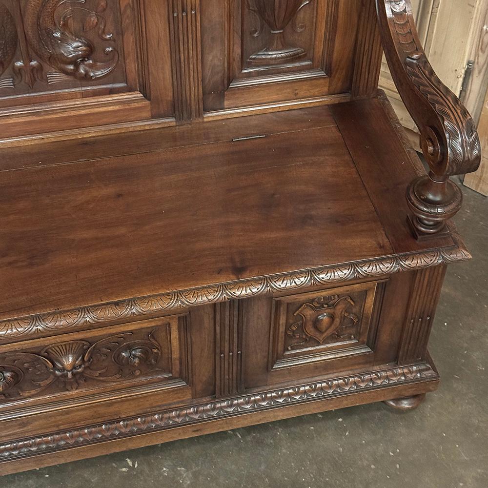 Gran banco de recibidor italiano del siglo XIX tallado a mano en venta 10