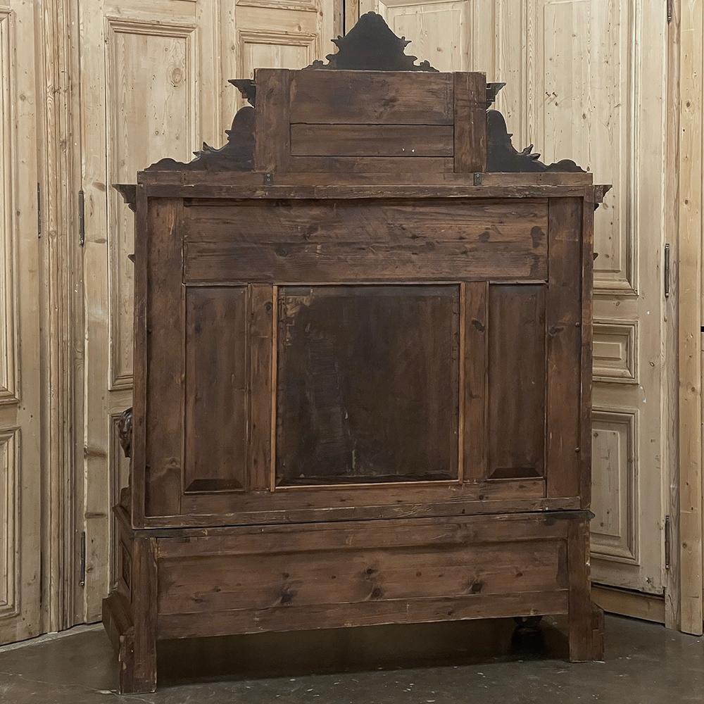 19th Century Grand Italian Renaissance Walnut Hall Bench For Sale 13