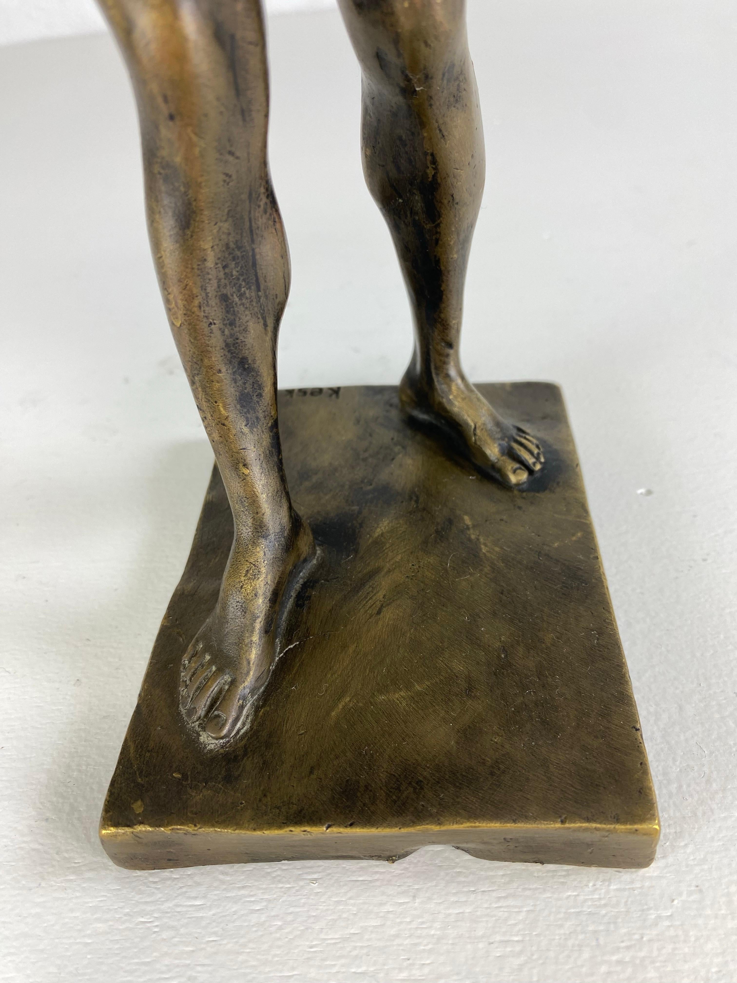 Scultura figurativa maschile classica in bronzo del 19° secolo in vendita 3