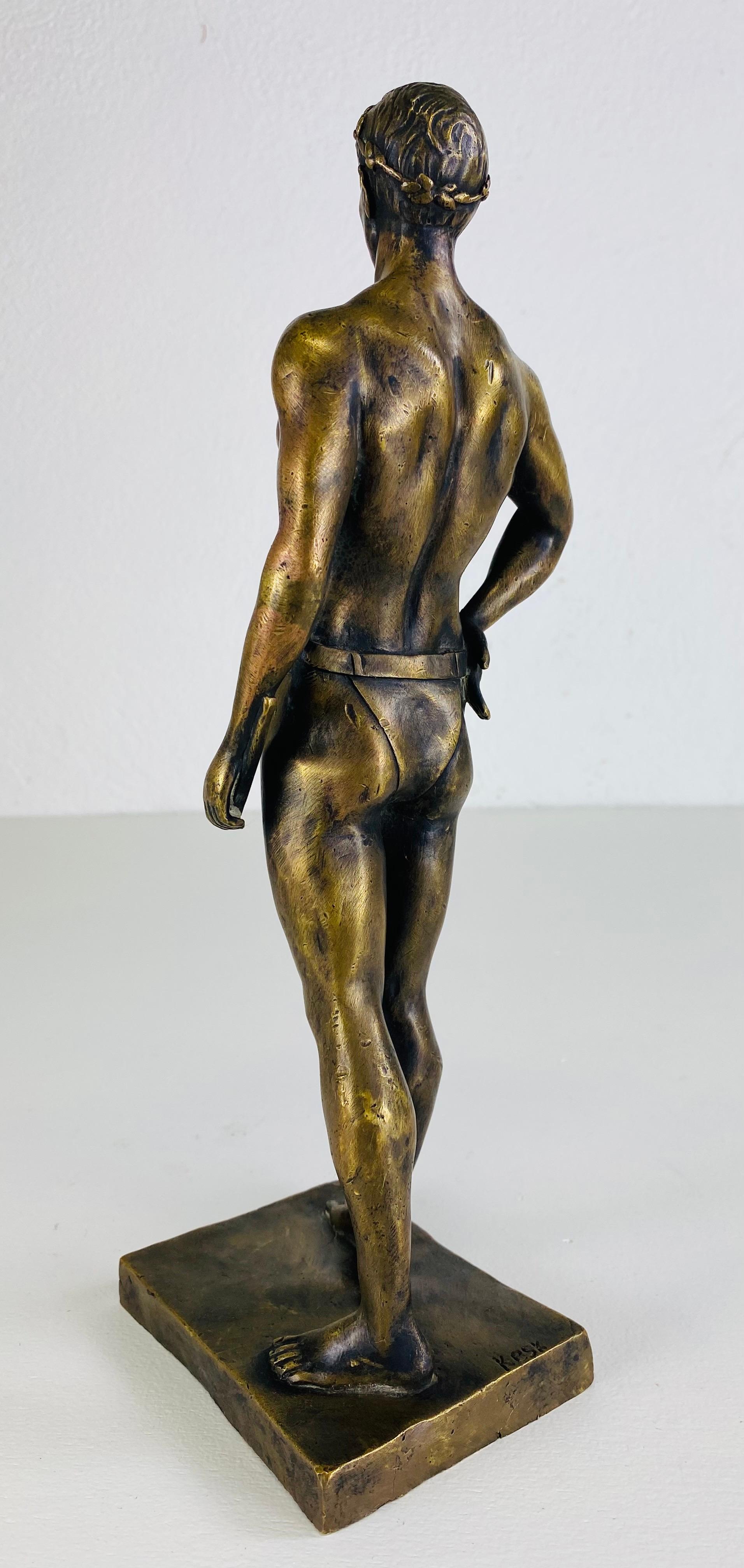 Grand Tour Scultura figurativa maschile classica in bronzo del 19° secolo in vendita