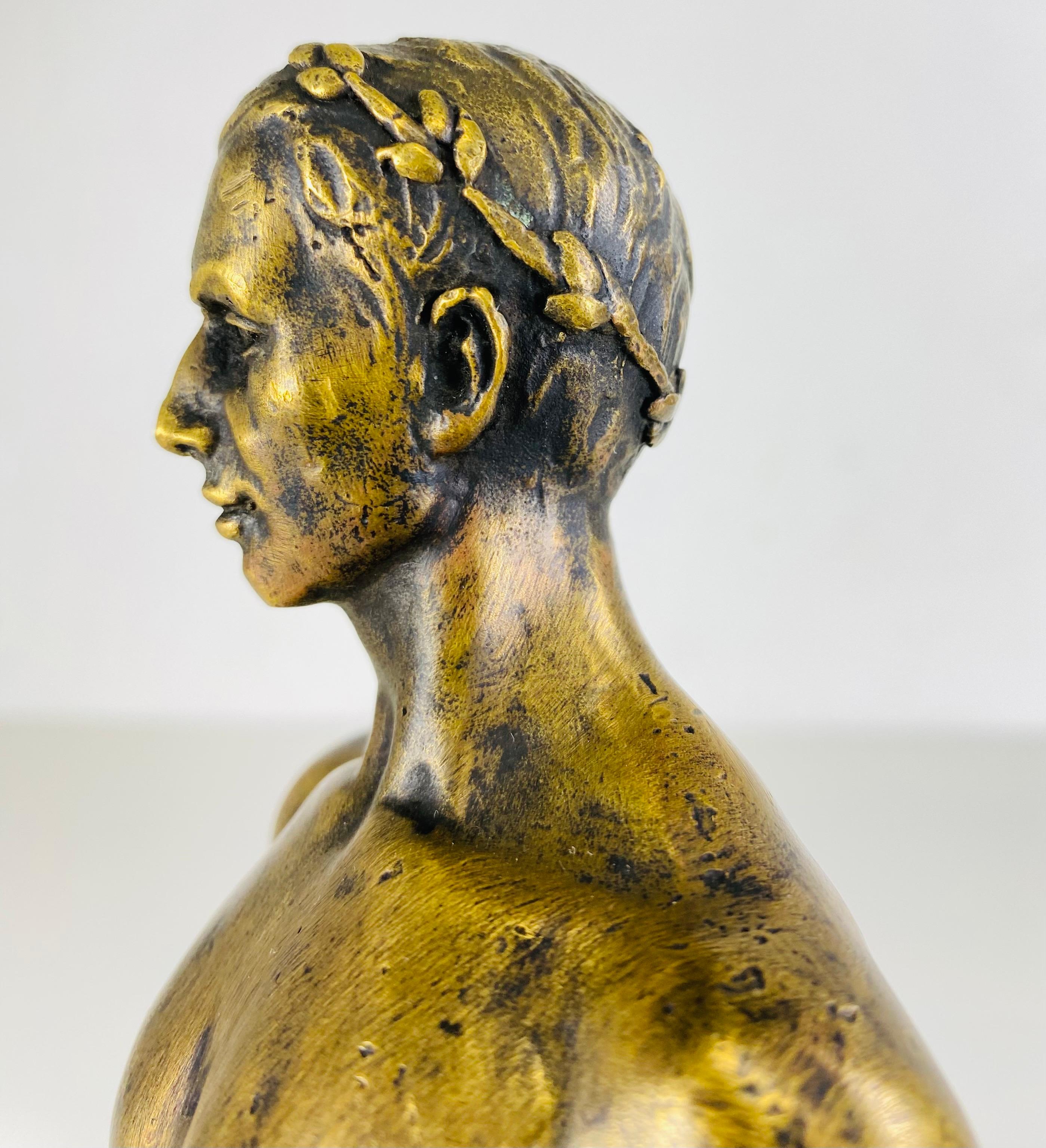 Tedesco Scultura figurativa maschile classica in bronzo del 19° secolo in vendita