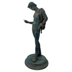 Grand Tour Bronzefigur eines jungen Mannes als Dionysos oder Narzissen aus dem 19. Jahrhundert